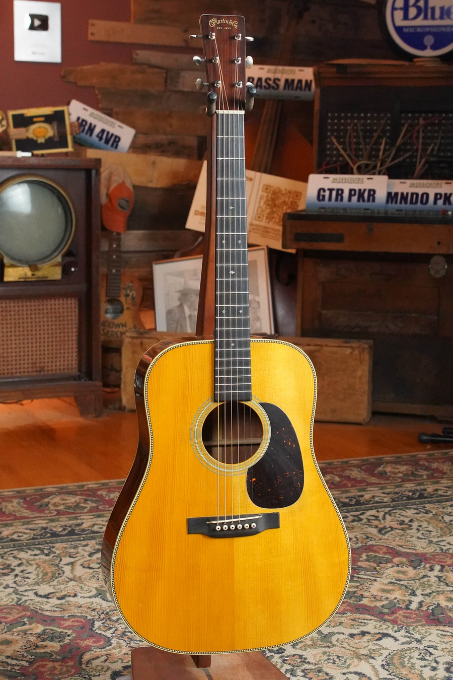 Martin D-28 Authentic 1937 Aged Adirondack/Guatemalan Rosewood Dreadnought Acoustic Guitar #4559