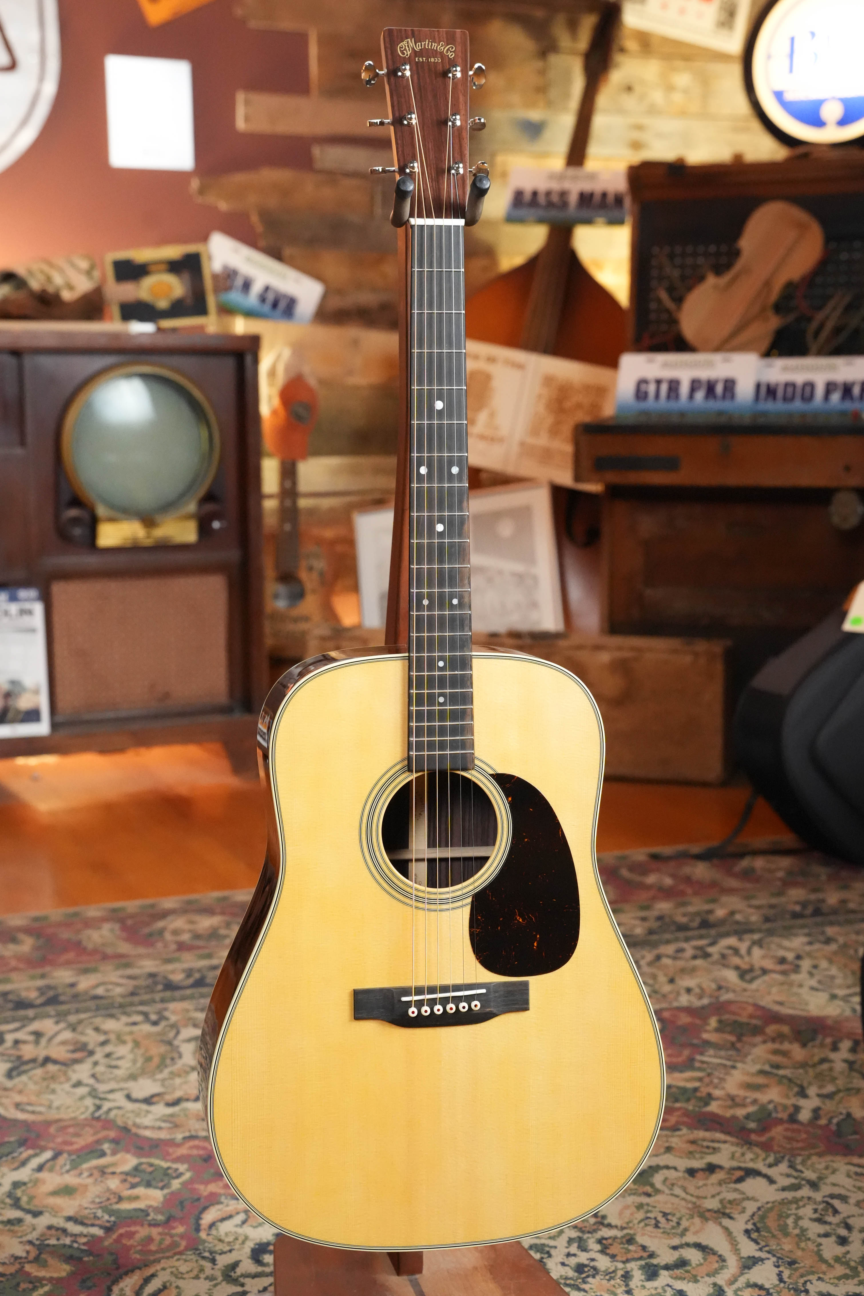 Martin D-28 Gloss Spruce/Rosewood Dreadnought Acoustic Guitar #6733