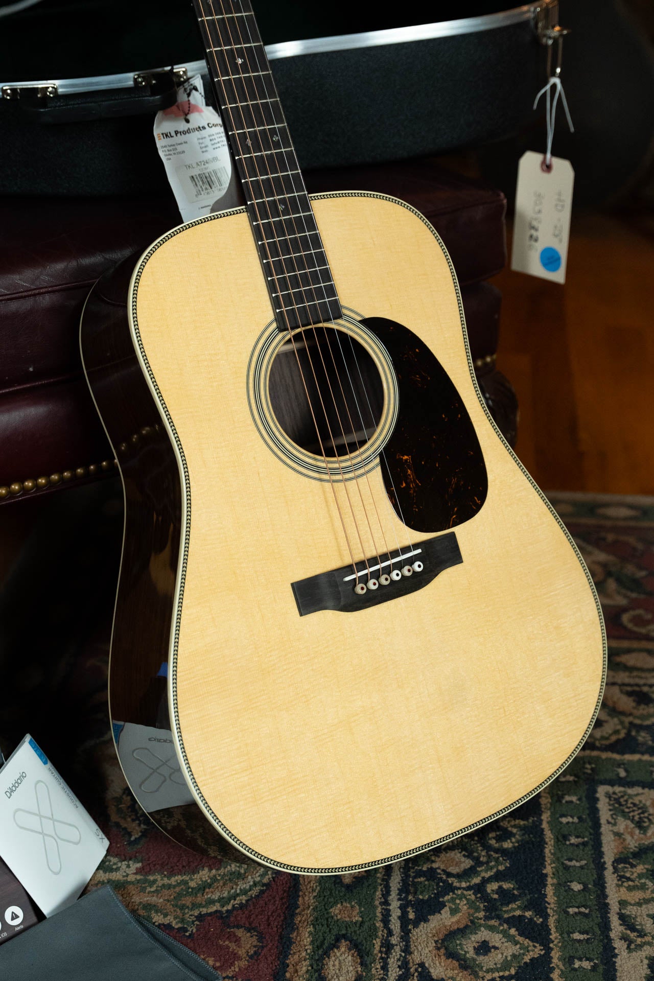 Martin HD-28 Spruce/East Indian Rosewood Dreadnought Acoustic Guitar #8326