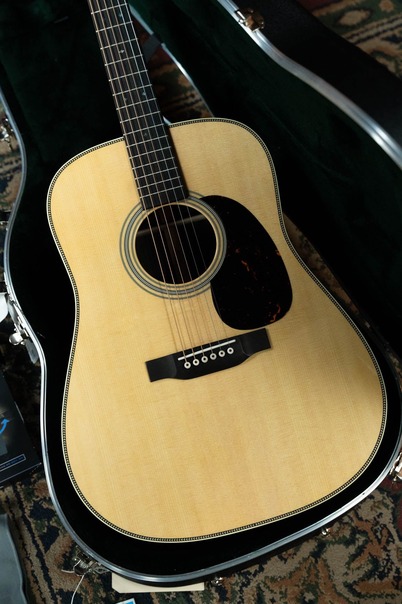 Martin HD-28 Spruce/East Indian Rosewood Dreadnought Acoustic Guitar #8420