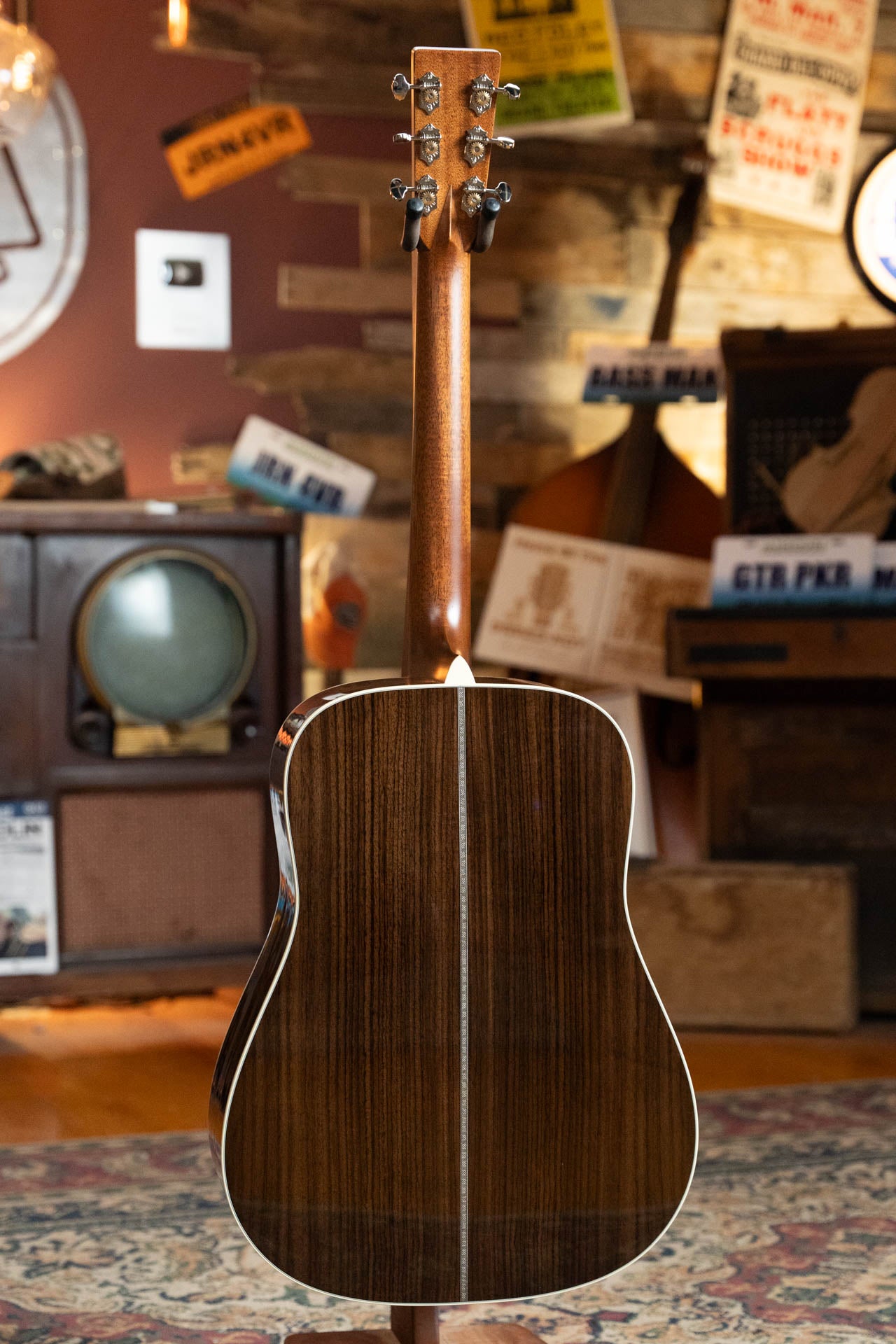 Martin HD-28 Spruce/East Indian Rosewood Dreadnought Acoustic Guitar #8420