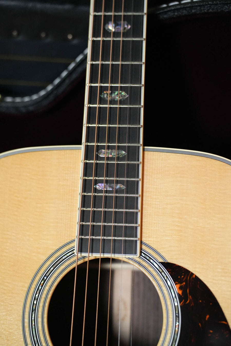 Martin J-40 Jumbo Acoustic Guitar #2388