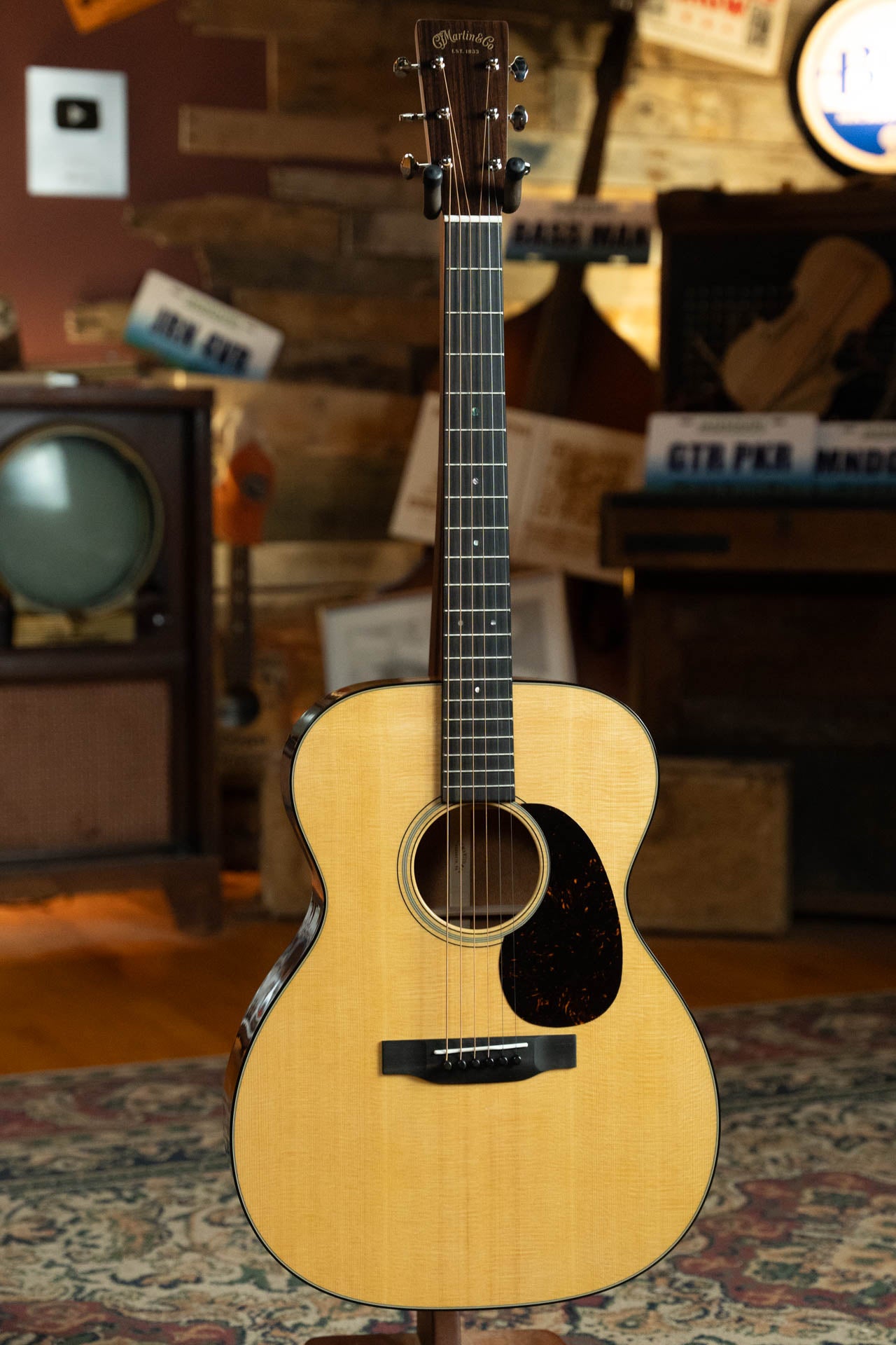 Martin OOO-18 Spruce/Mahogany OOO Acoustic Guitar #8901