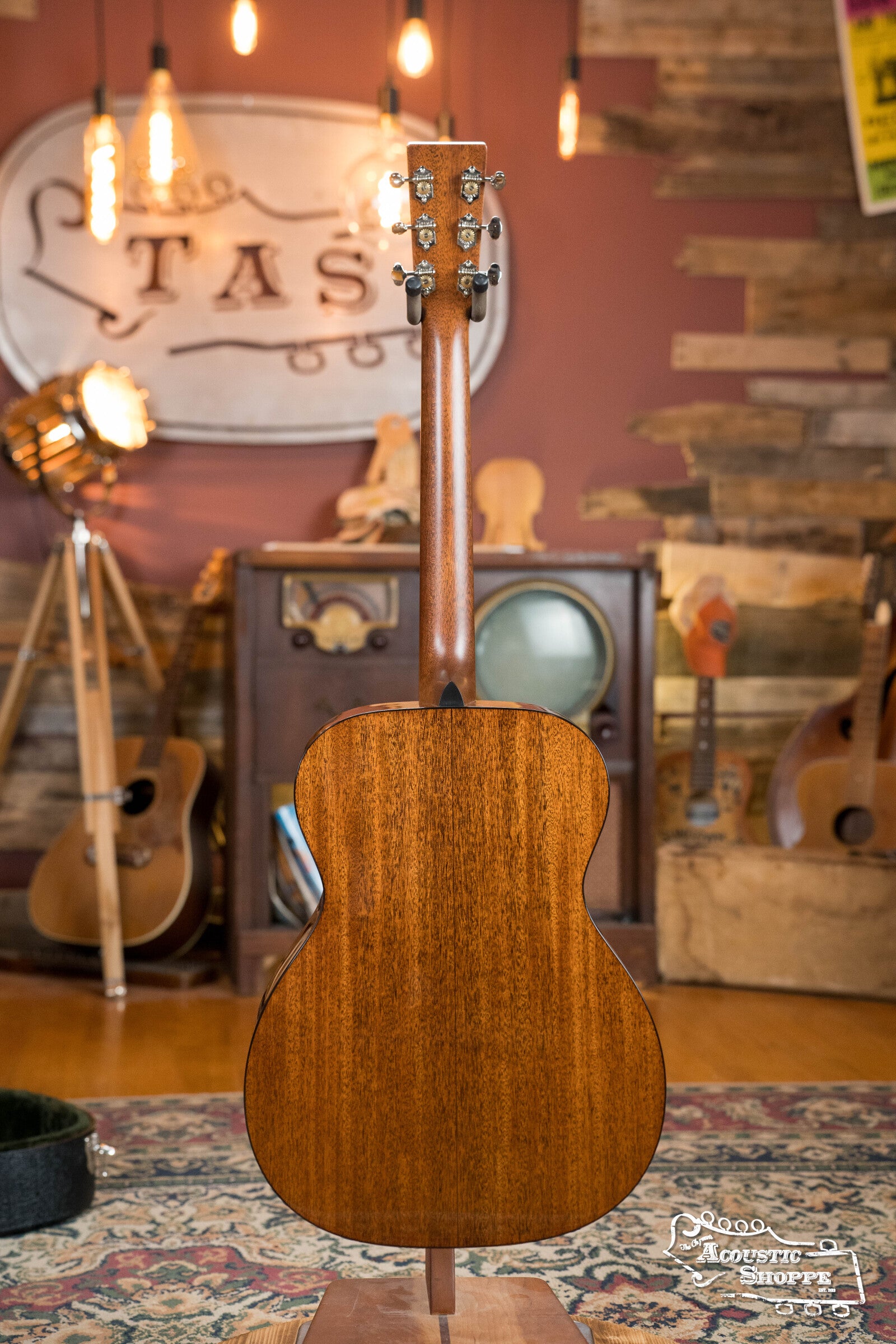 *Dread-Not Certified Floor Model* Martin OOO-18 Spruce/Genuine Mahogany OOO Acoustic Guitar #3711