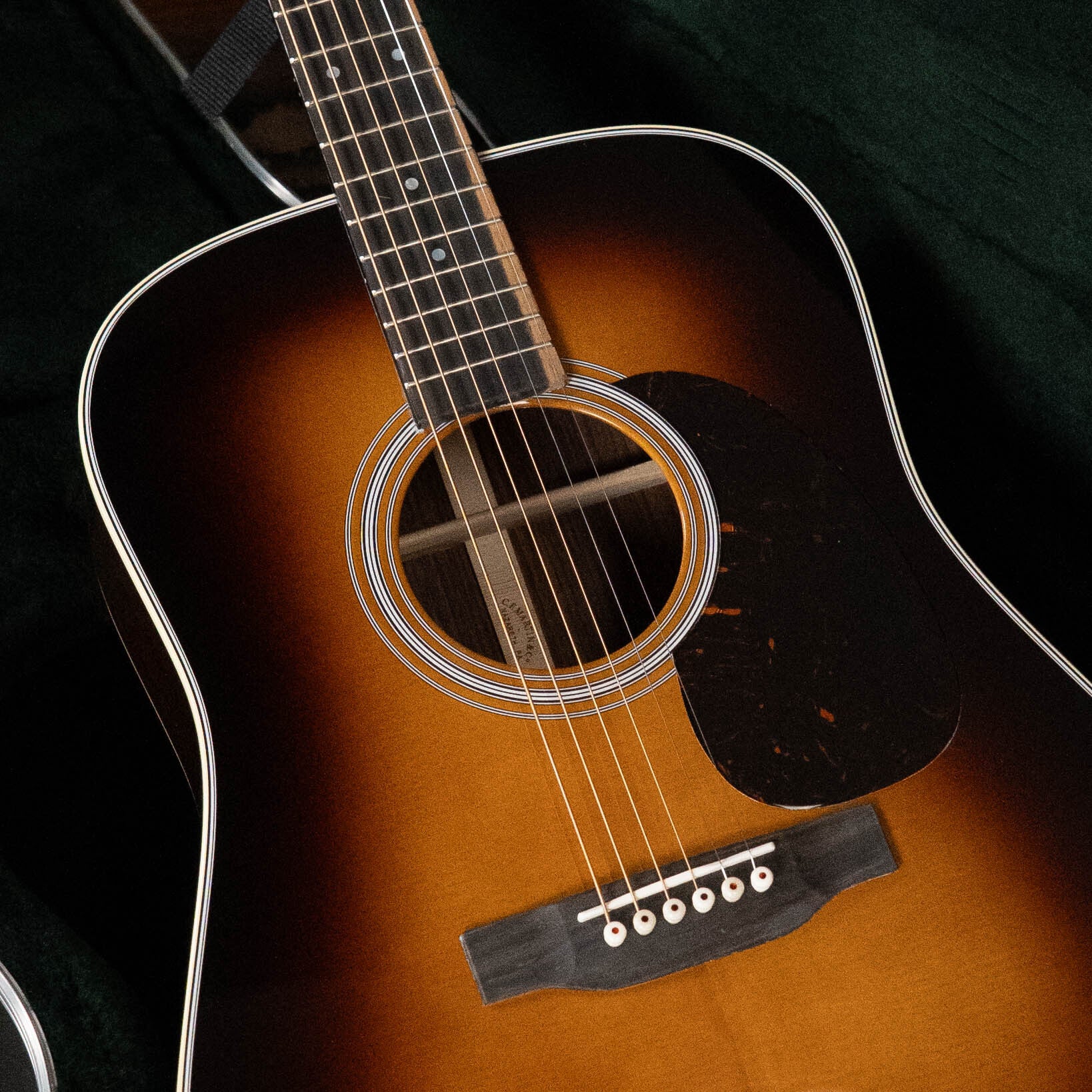 Martin D-28 Spruce/Indian Rosewood Sunburst Dreadnought Acoustic Guitar #0184