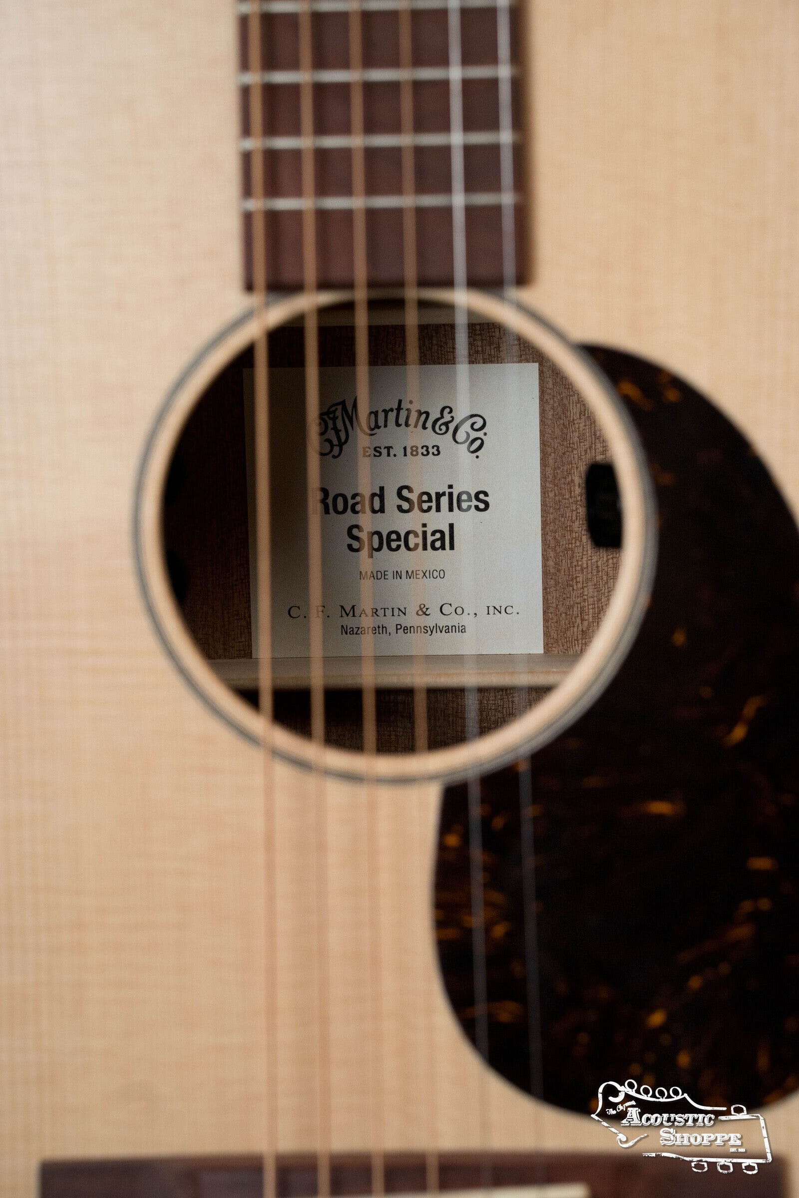 Martin *LIMITED Edition* 00-10E Special Spruce/Sapele OO Guitar w/Martin E1 Pickup #8016