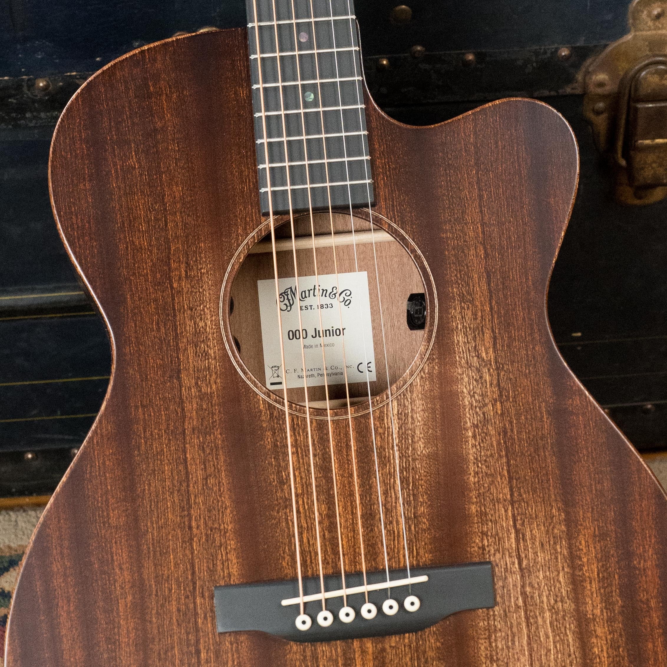 *New 2025 Model* Martin OOOC JR-E StreetMaster Spruce/Sapele OOO Cutaway Guitar w/Electronics #8053