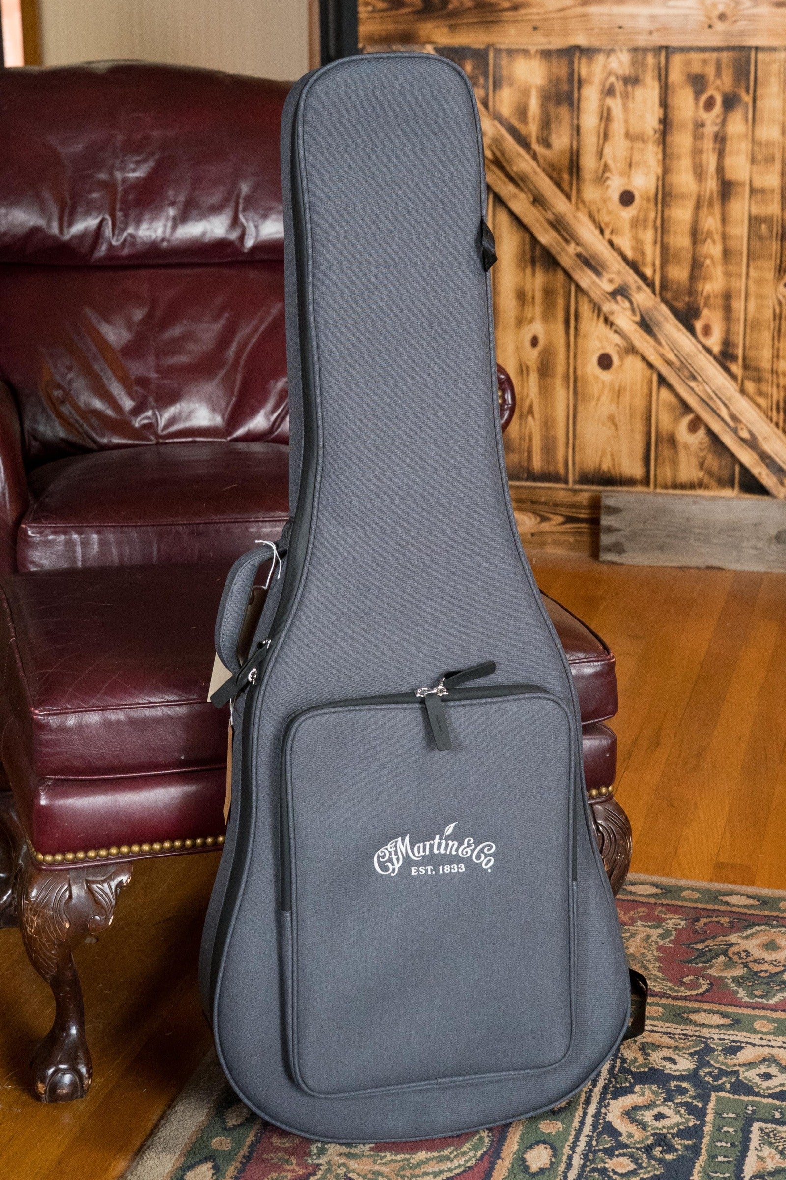 *New 2025 Model* Martin OOOE Retro Plus Torrefied Spruce/Mahogany OOO Guitar w/Martin Electronics #8194