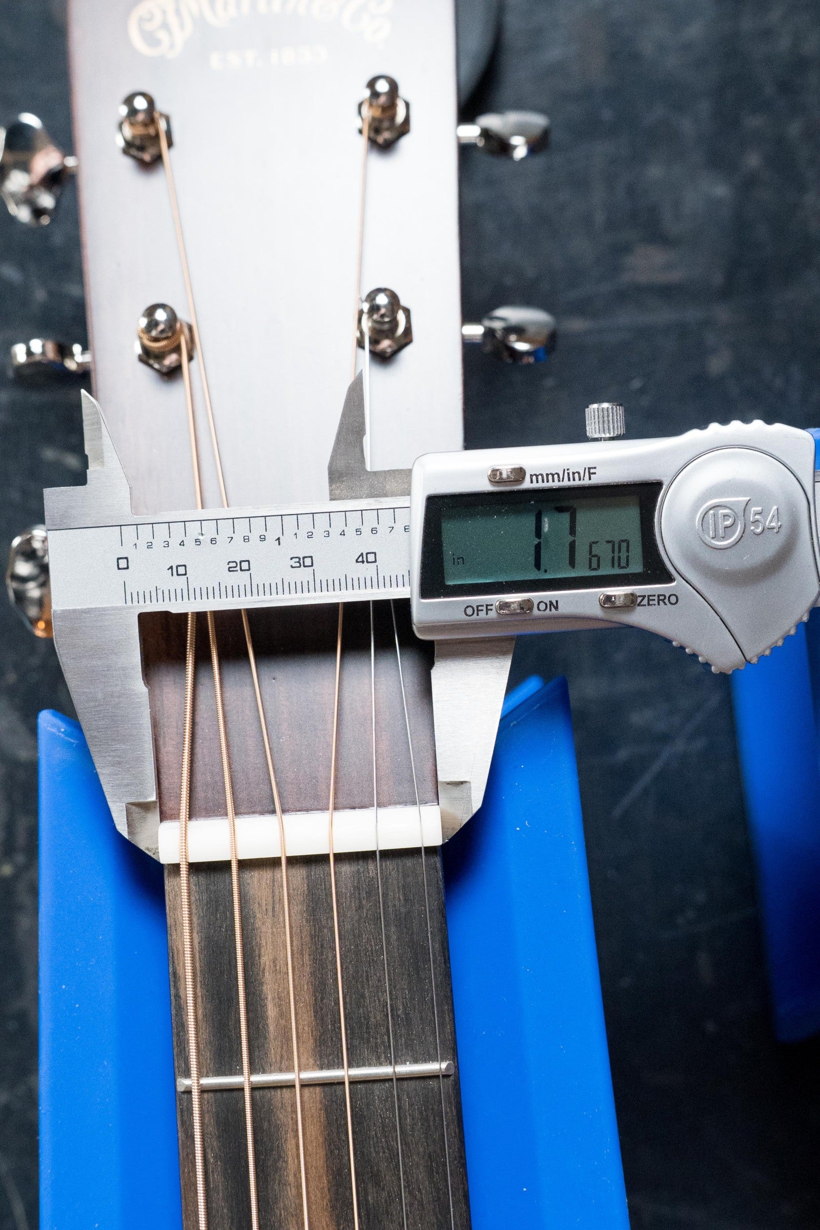 *New 2025 Model* Martin OOOE Retro Plus Torrefied Spruce/Mahogany OOO Guitar w/Martin Electronics #8195