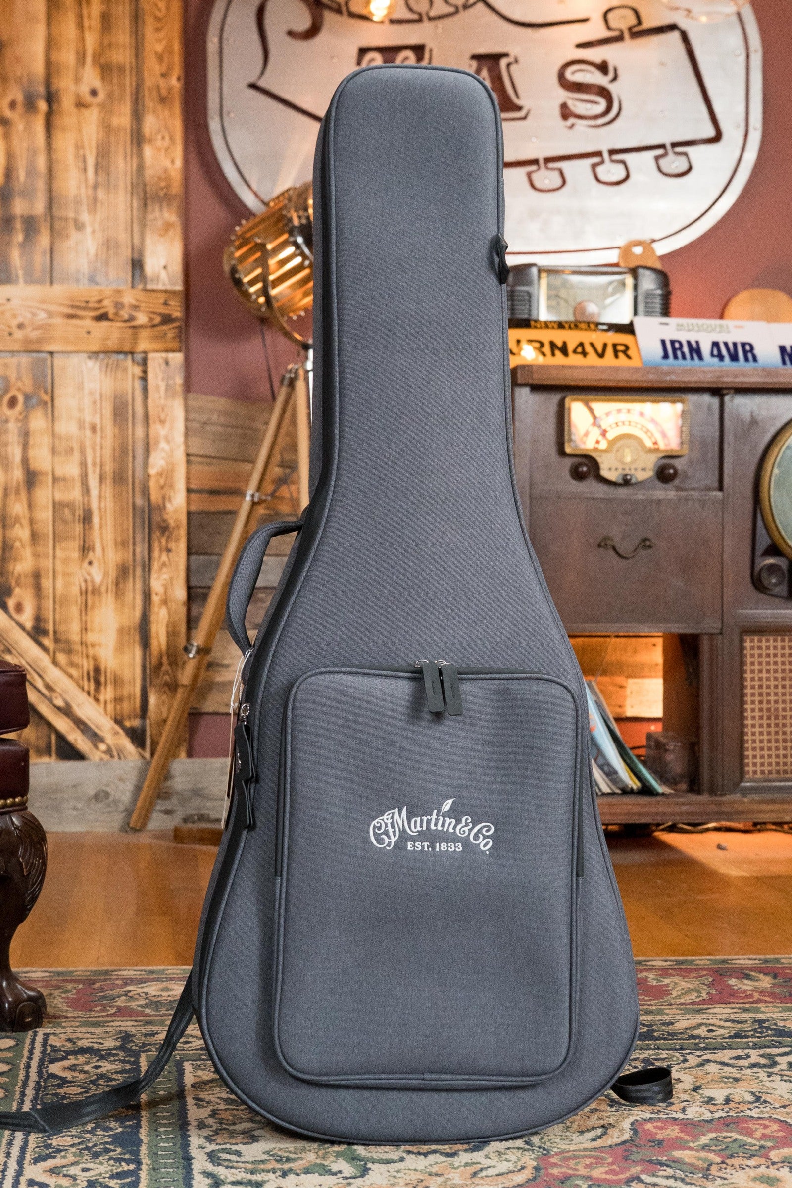 *New 2025 Model* Martin OOOE Retro Plus Torrefied Spruce/Mahogany OOO Guitar w/Martin Electronics #8195