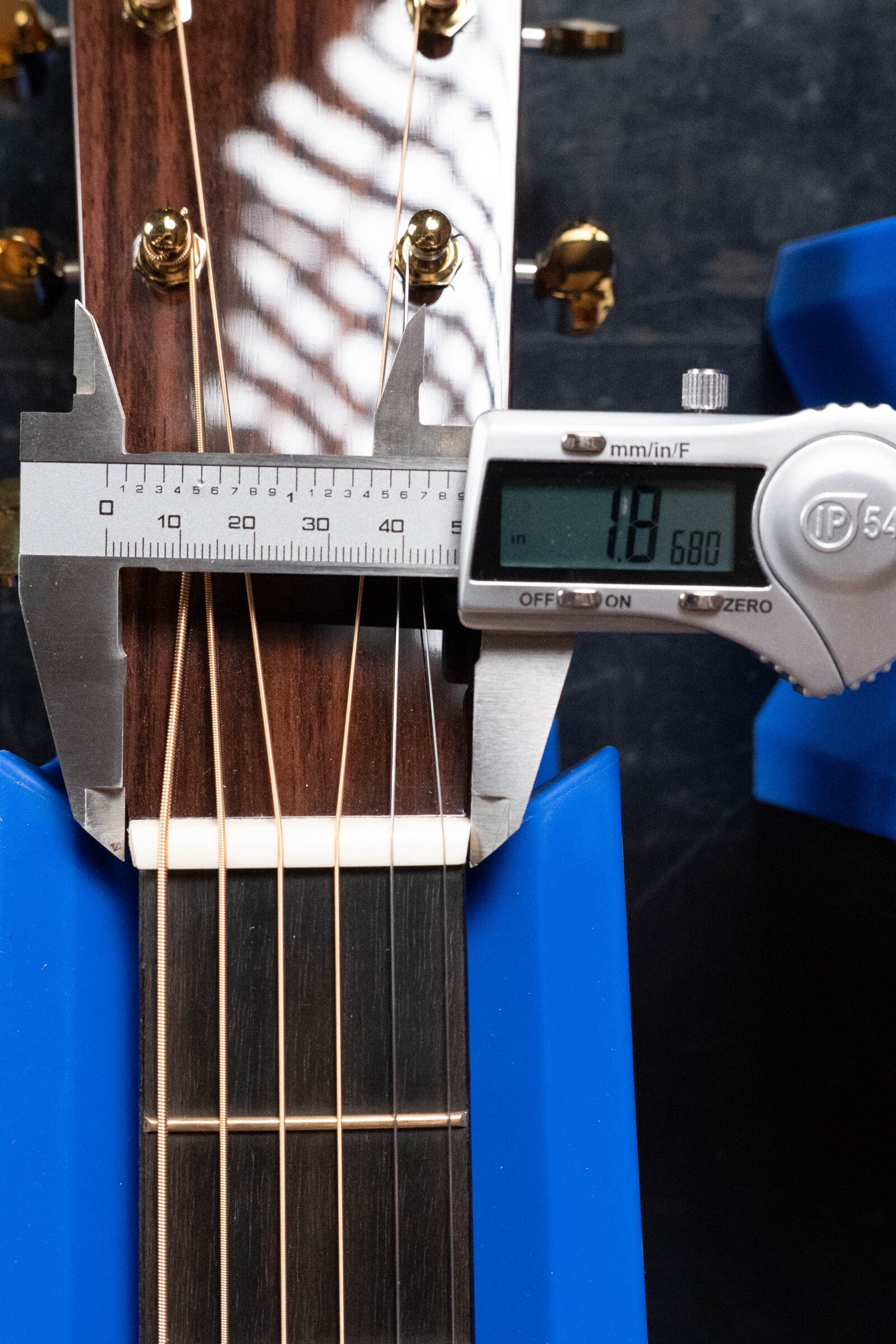 Martin OOO-28 Modern Deluxe Spruce/Indian Rosewood OOO Guitar w/Electronics #9400