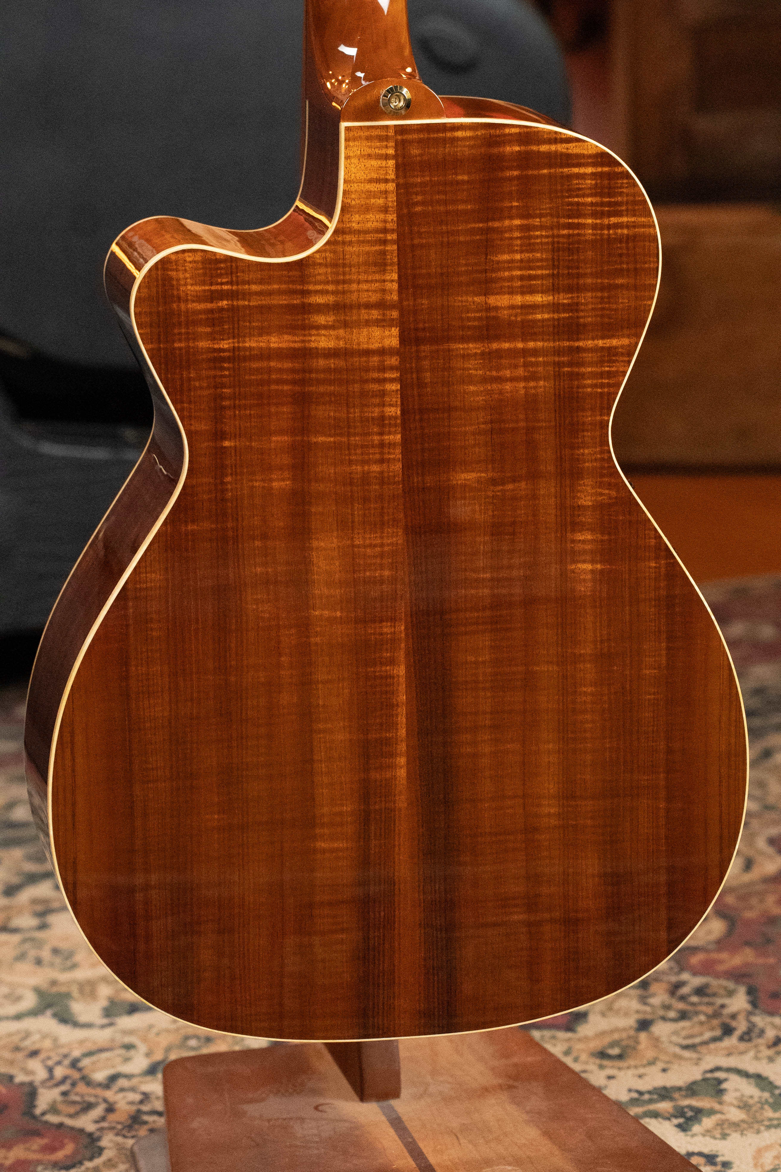 Maton Master Built The L.E May Spruce/Blackwood Deep-body Cutaway Guitar w/Electronics #0154