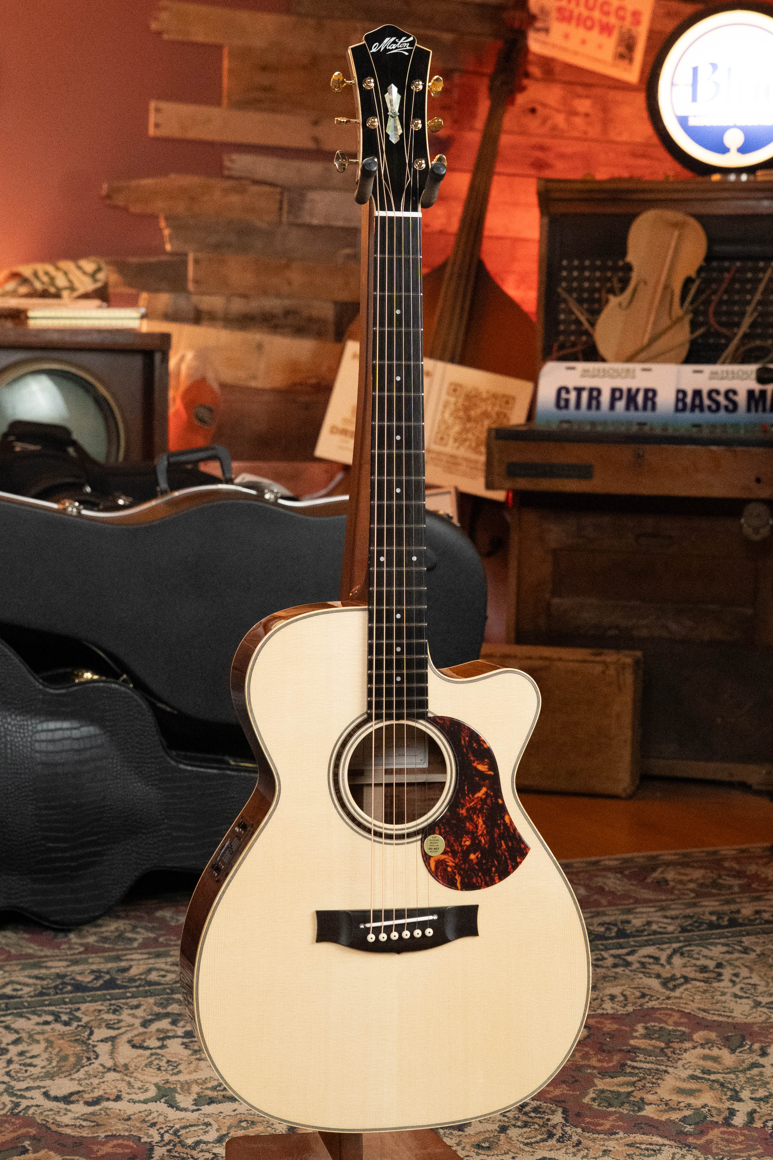 Maton Master Built The L.E May Spruce/Blackwood Deep-body Cutaway Guitar w/Electronics #0154