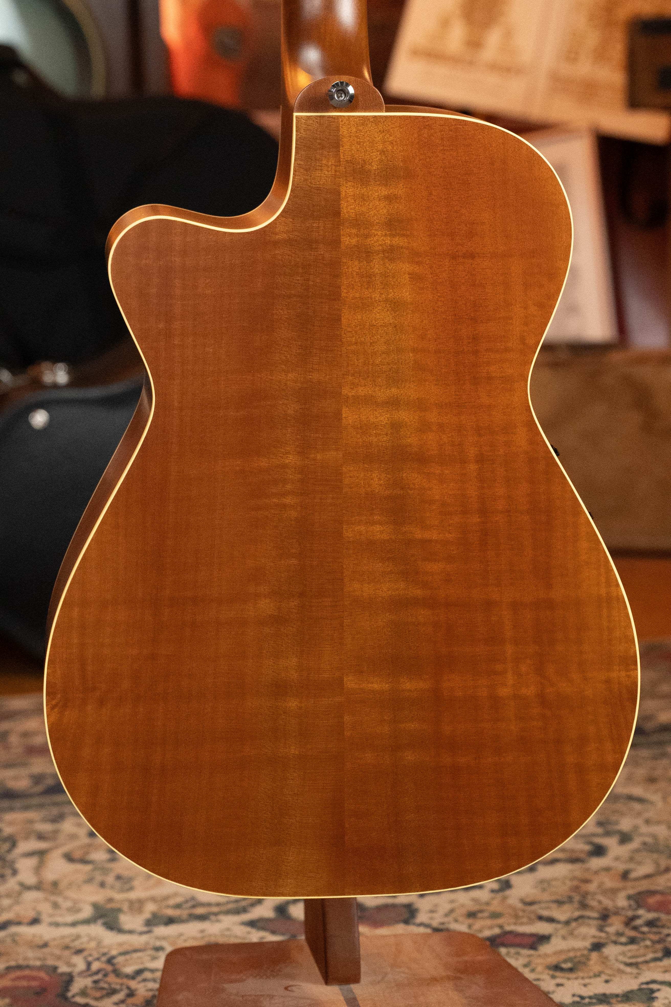 Maton Signature Series EBG Tommy Emmanuel Spruce/Maple 808 Cutaway Guitar w/Electronics #02EI