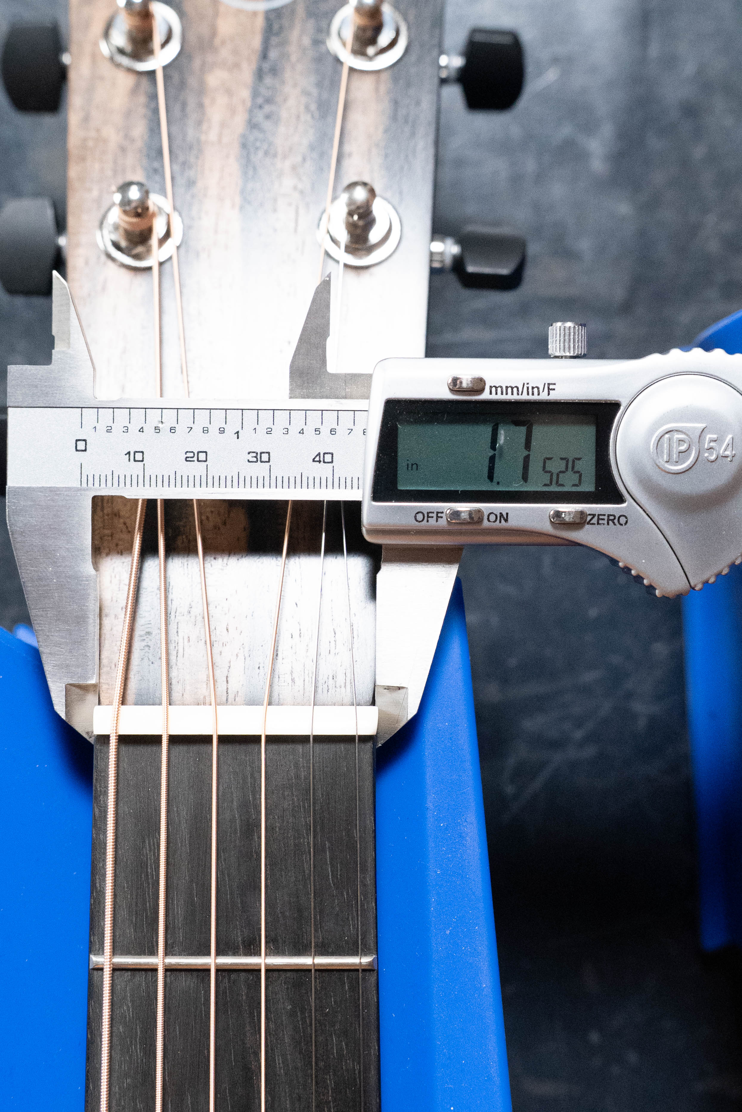 *New 2026 Model* Breedlove Roots Series Sitka/Rosewood Gloss Parlor Guitar w/LR Baggs Electronics  #1277