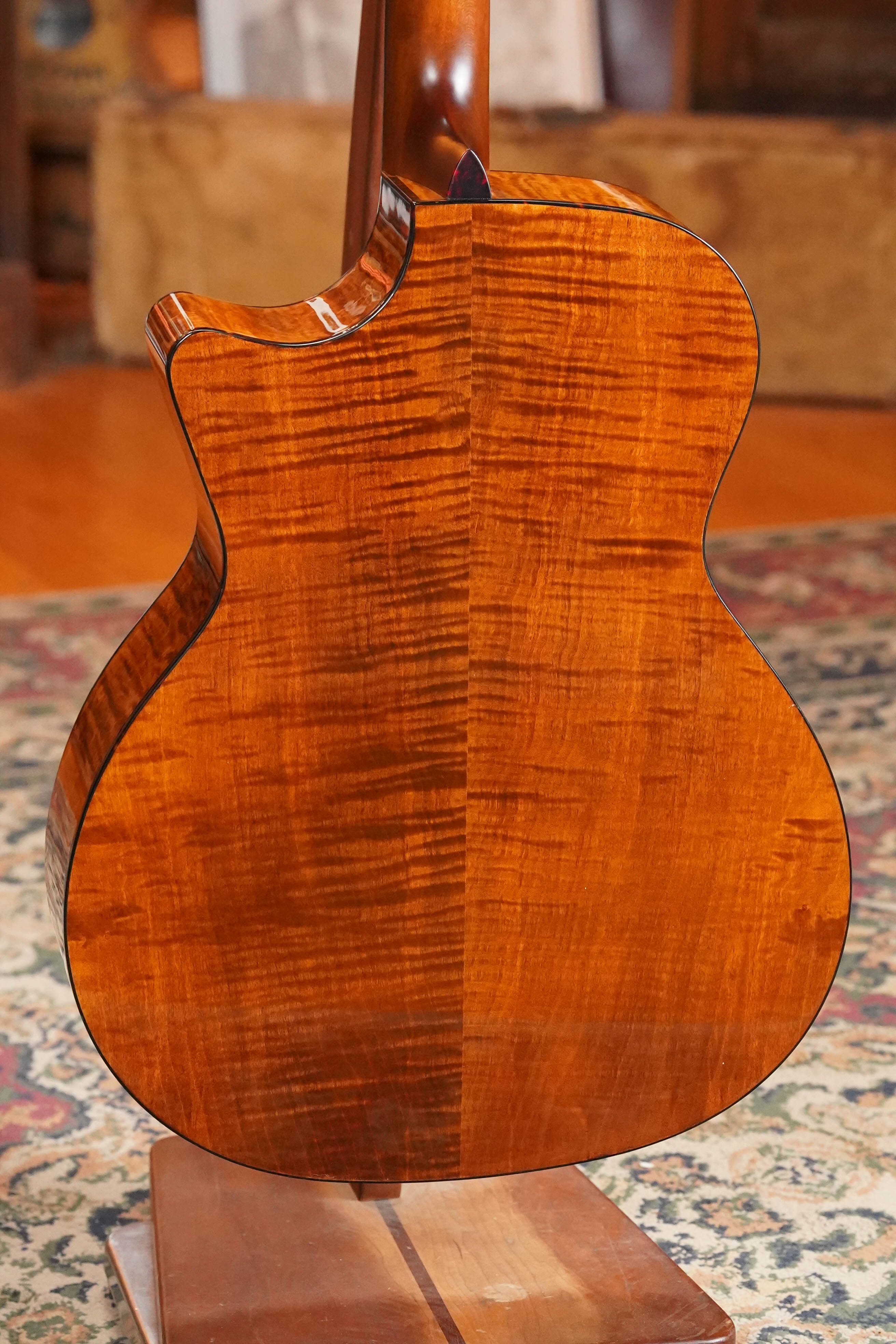 *New 2026 Model* Eastman PCH3-GACE-AB Sitka/Laminated Maple Amberburst Gloss Grand Auditorium Cutaway Guitar w/Electronics #2678