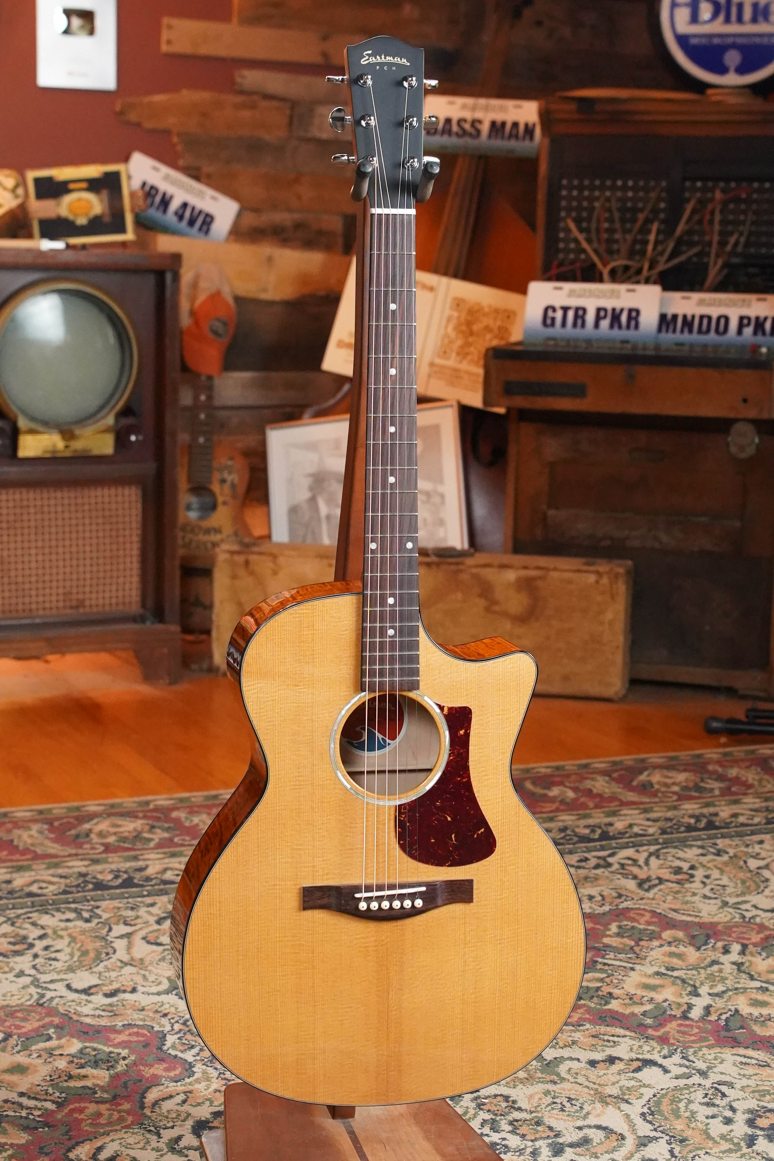 *New 2026 Model* Eastman PCH3-GACE-AB Sitka/Laminated Maple Amberburst Gloss Grand Auditorium Cutaway Guitar w/Electronics #5138