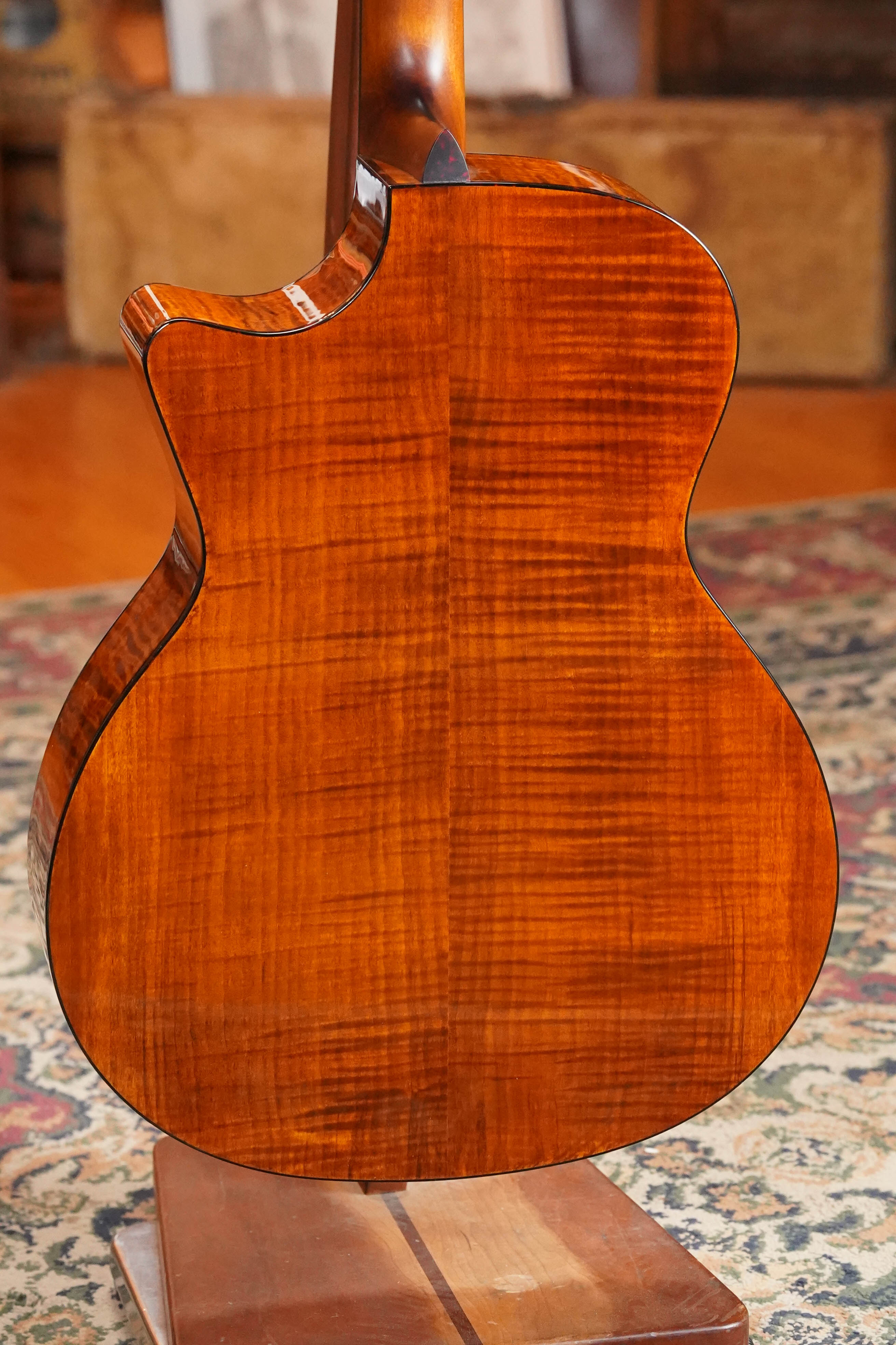 *New 2026 Model* Eastman PCH3-GACE-AB Sitka/Laminated Maple Amberburst Gloss Grand Auditorium Cutaway Guitar w/Electronics #5138
