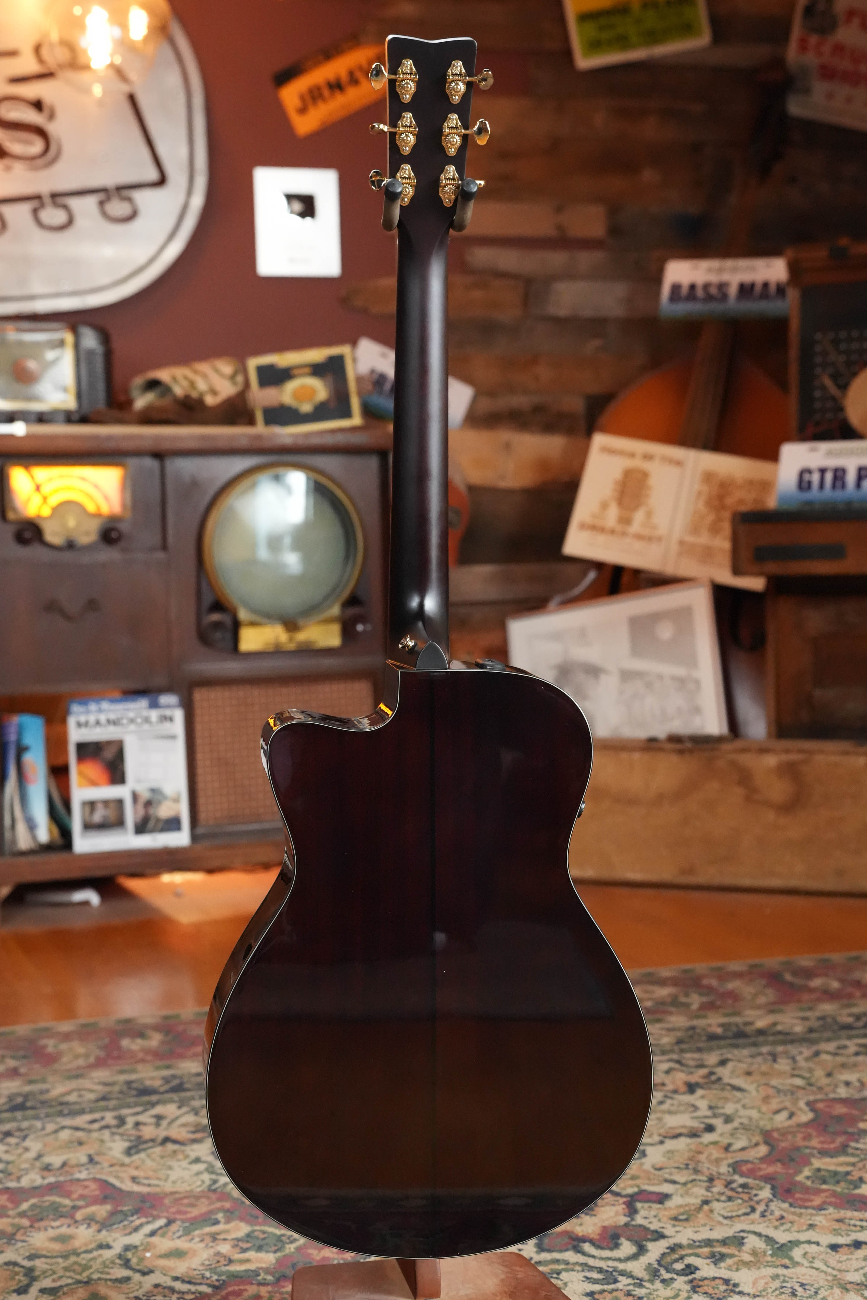 *New 2026 Model* Yamaha TAS3C-SBD Sitka/Mahogany Sandburst Concert Guitar w/the NEWEST TransAcoustic System #0165