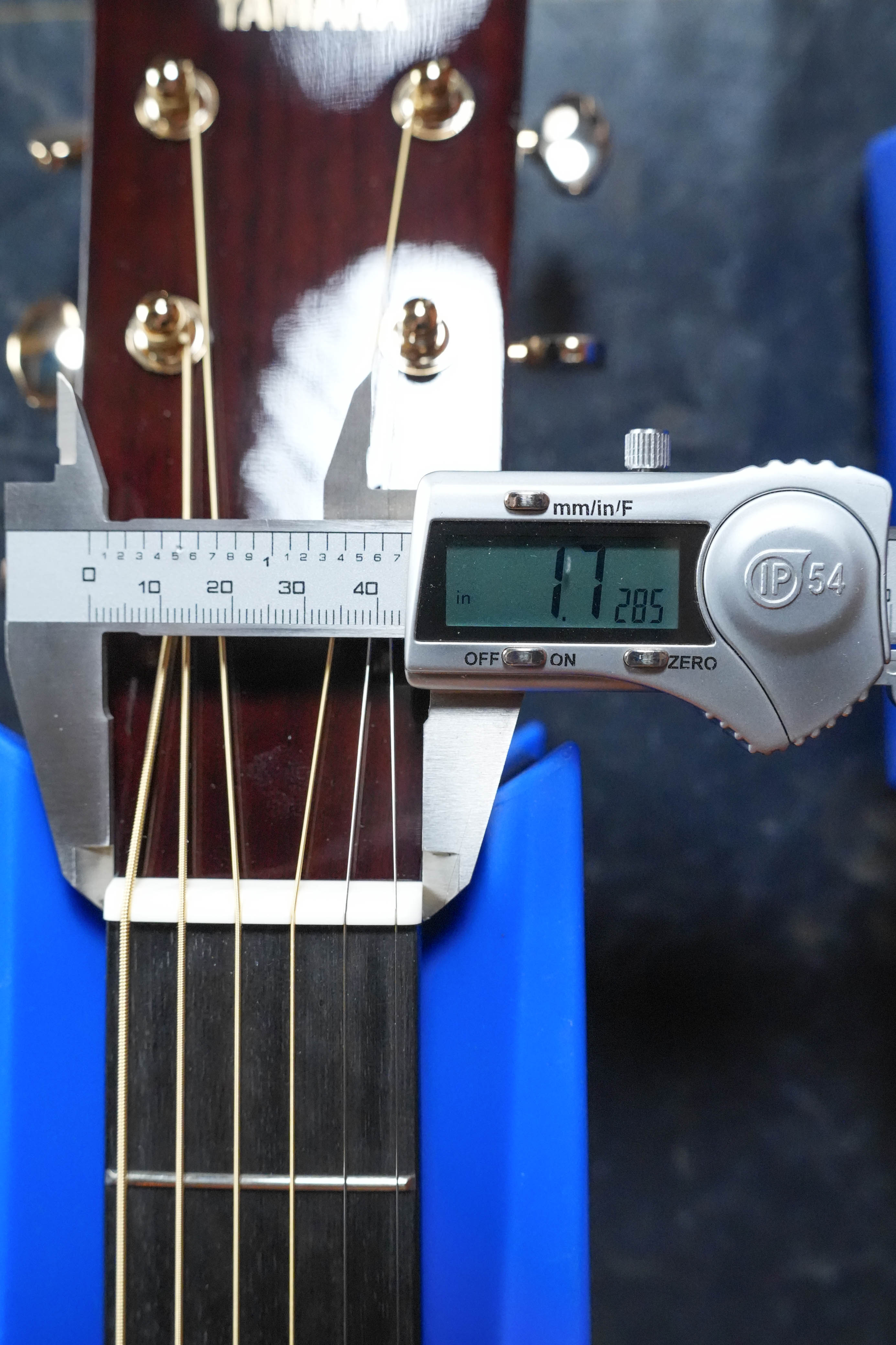 *New 2026 Model* Yamaha TAS3C-SBD Sitka/Mahogany Sandburst Concert Guitar w/the NEWEST TransAcoustic System #0165