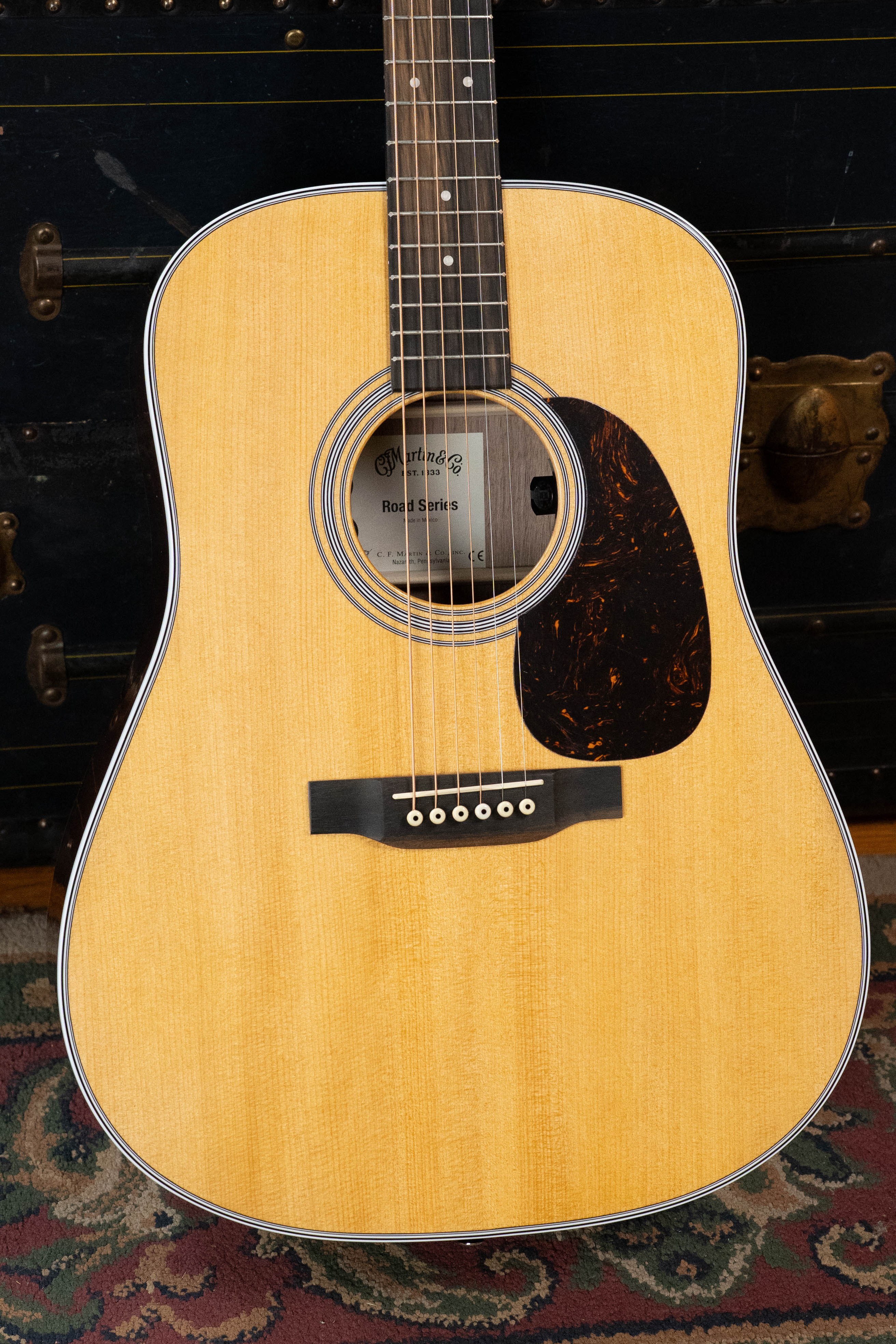 New 2026 Model* Martin D-13E Retro Road Series Spruce/Walnut Dreadnou
