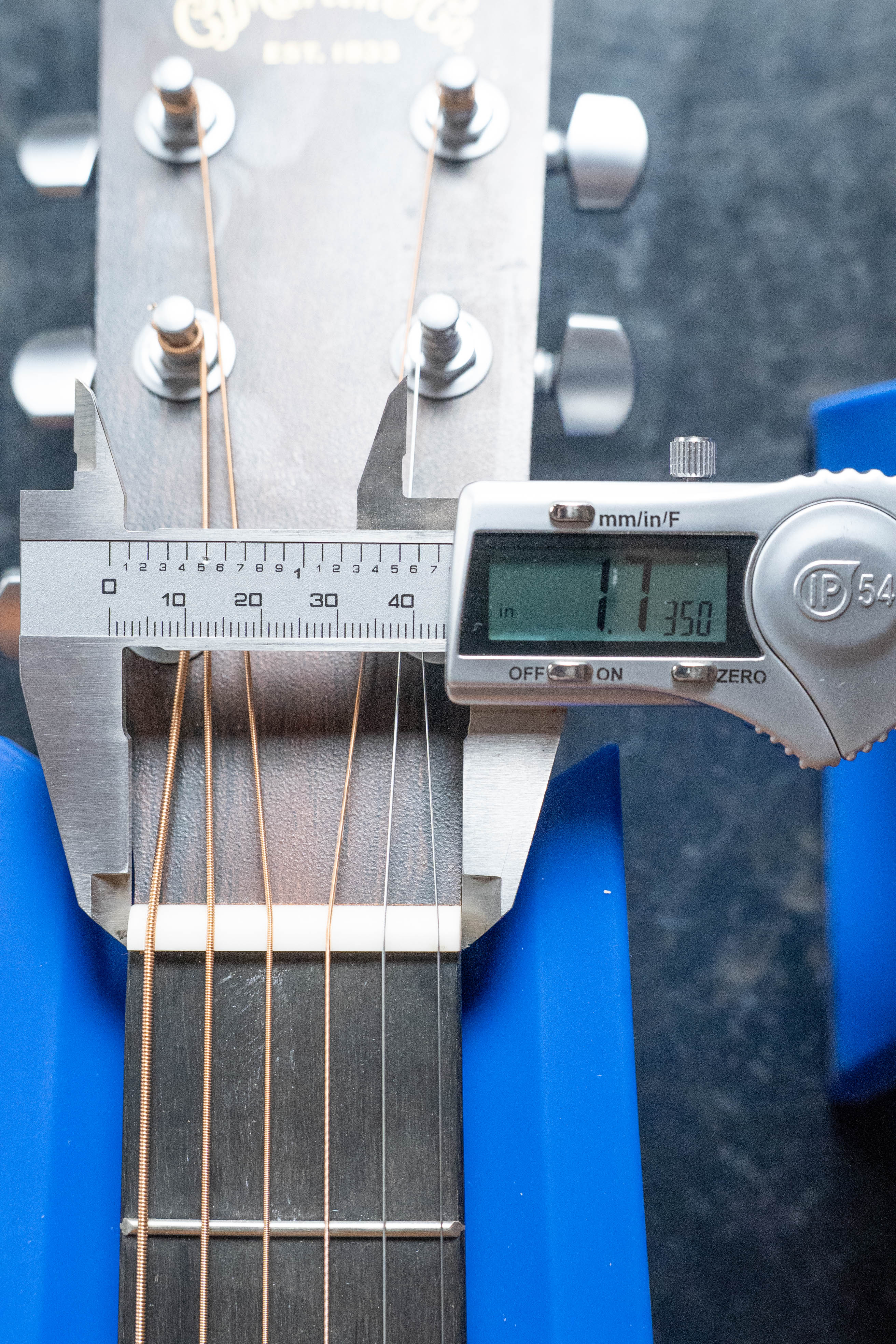 *New 2026 NAMM Model* Martin OMC-10E Modern Burst Road Series Spruce/Sapele Orchestra Model Cutaway Guitar w/Martin Electronics #7016