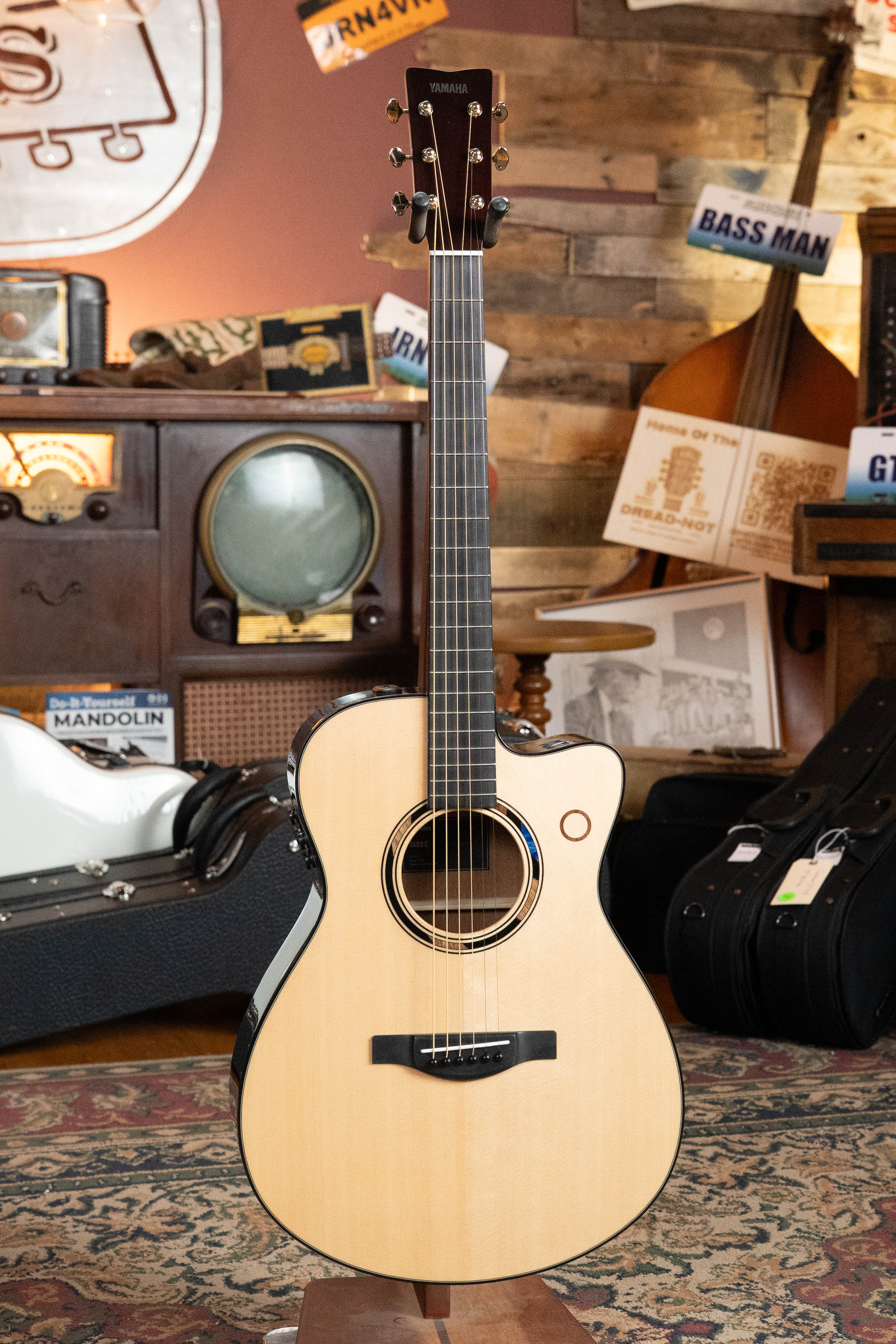 *New 2026 Model* Yamaha TAS3C-NT Sitka/Mahogany Natural Concert Guitar w/the NEWEST TransAcoustic System #0095