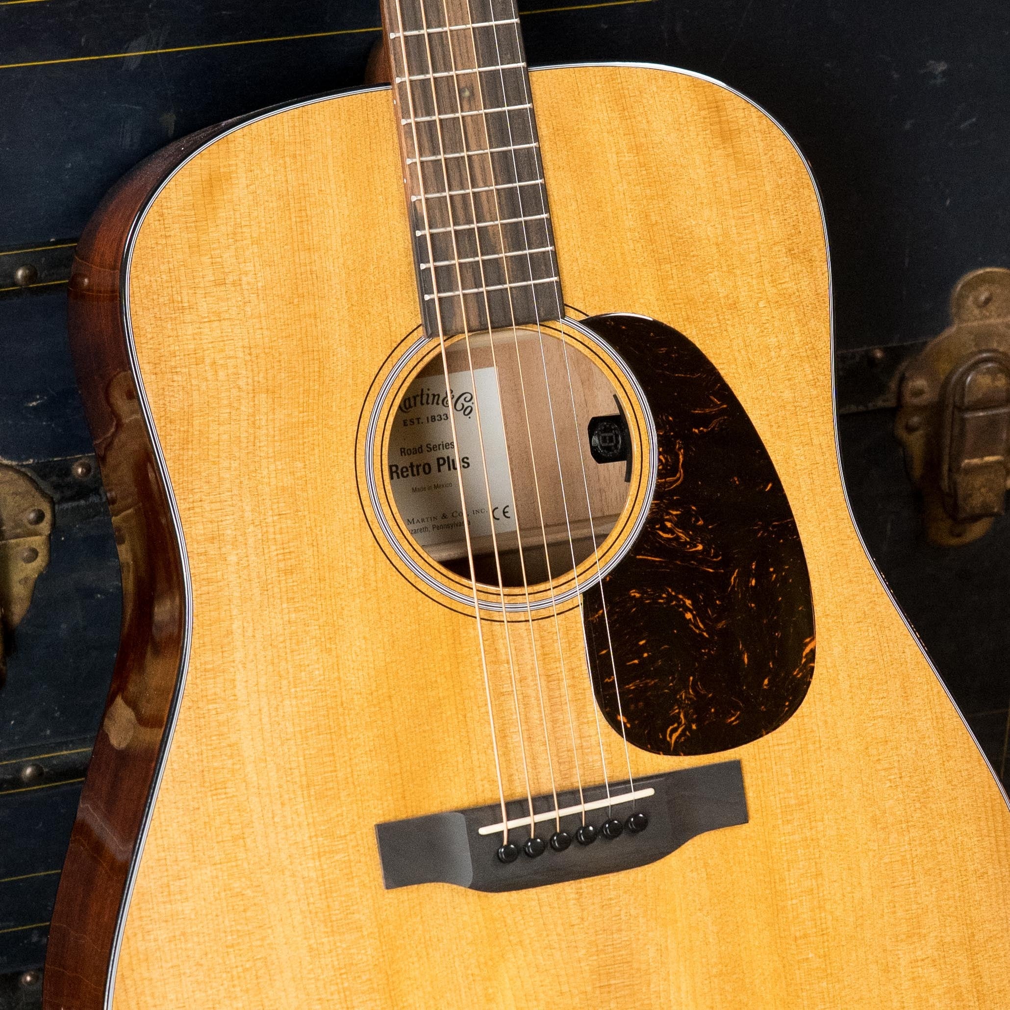 *New 2025 Model* Martin DE Retro Plus Torrefied Spruce/Mahogany Dreadnought Guitar w/Martin Electronics #0557