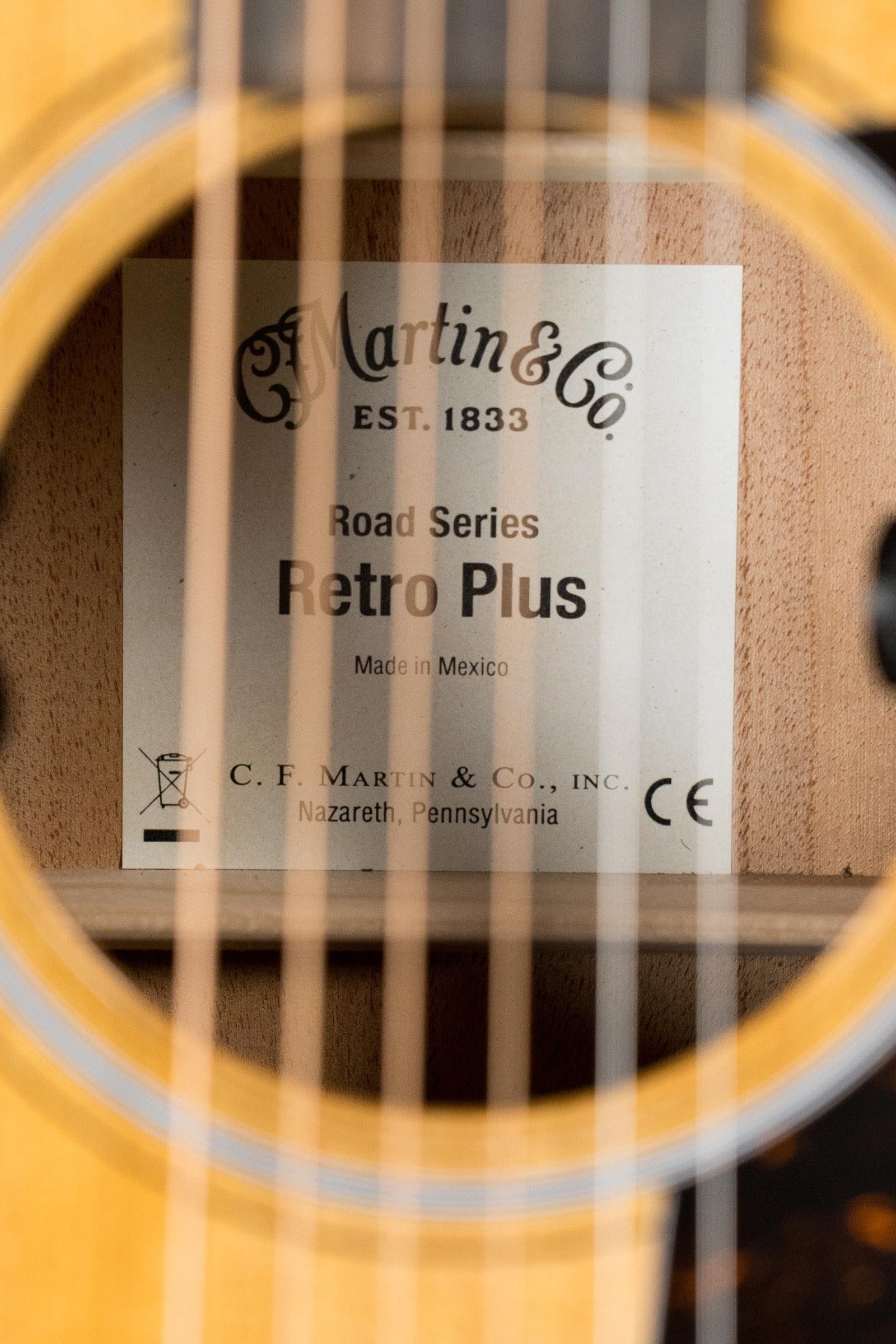 *New 2025 Model* Martin DE Retro Plus Torrefied Spruce/Mahogany Dreadnought Guitar w/Martin Electronics #0557