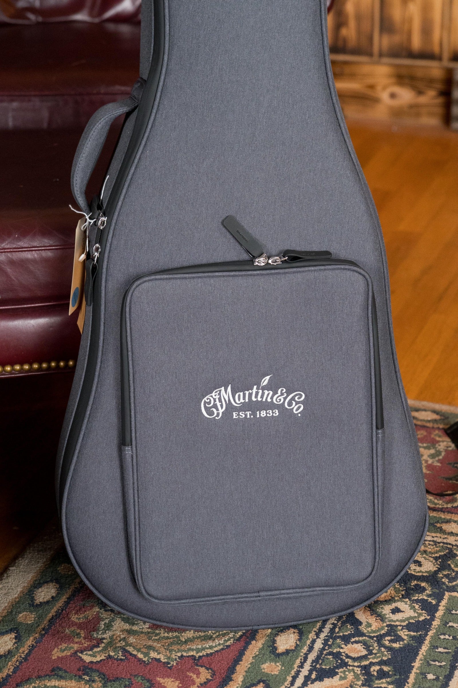 *New 2025 Model* Martin DE Retro Plus Torrefied Spruce/Mahogany Dreadnought Guitar w/Martin Electronics #0557