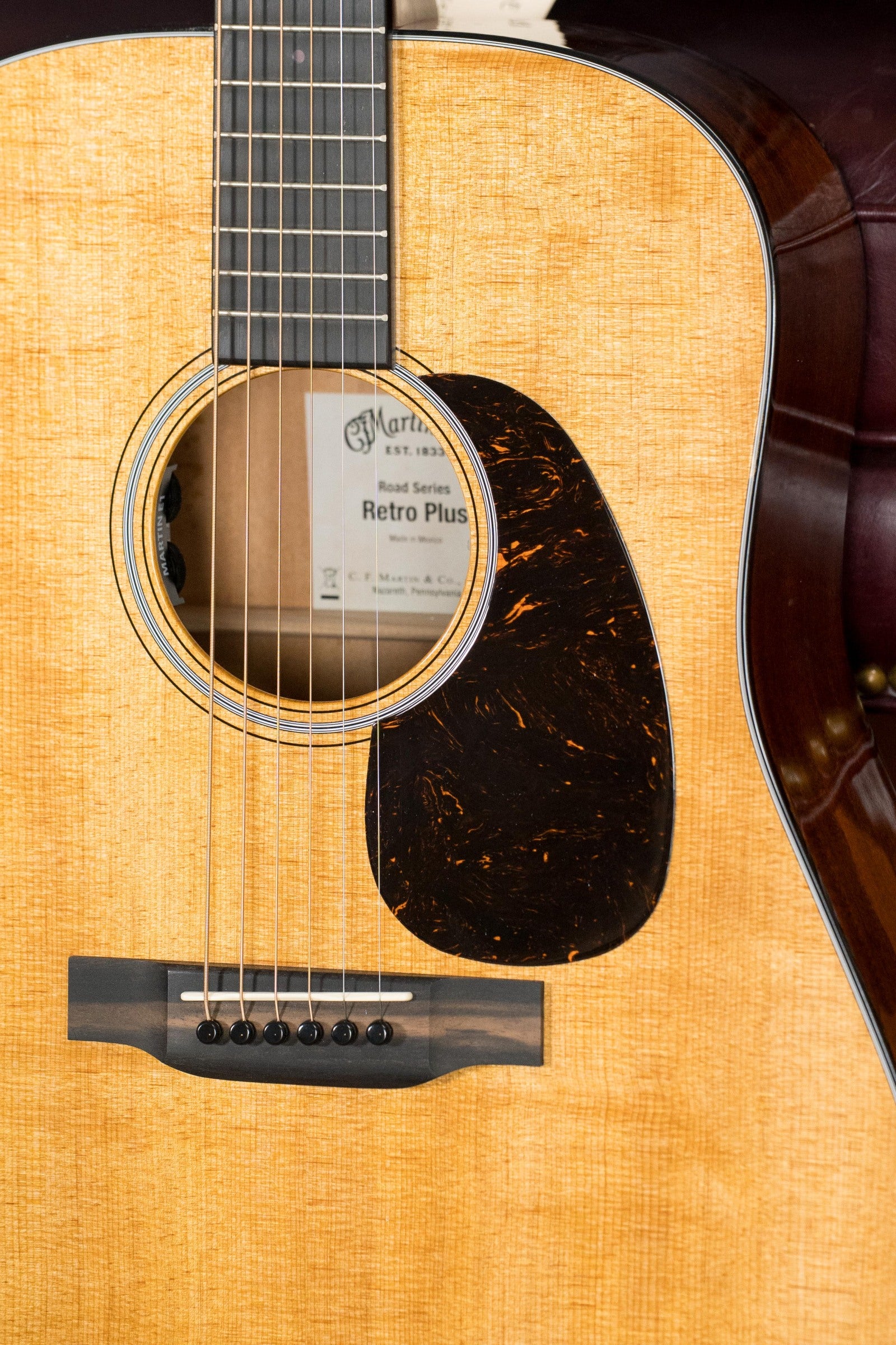 *New 2025 Model* Martin DE Retro Plus Torrefied Spruce/Mahogany Dreadnought Guitar w/Martin Electronics #0558
