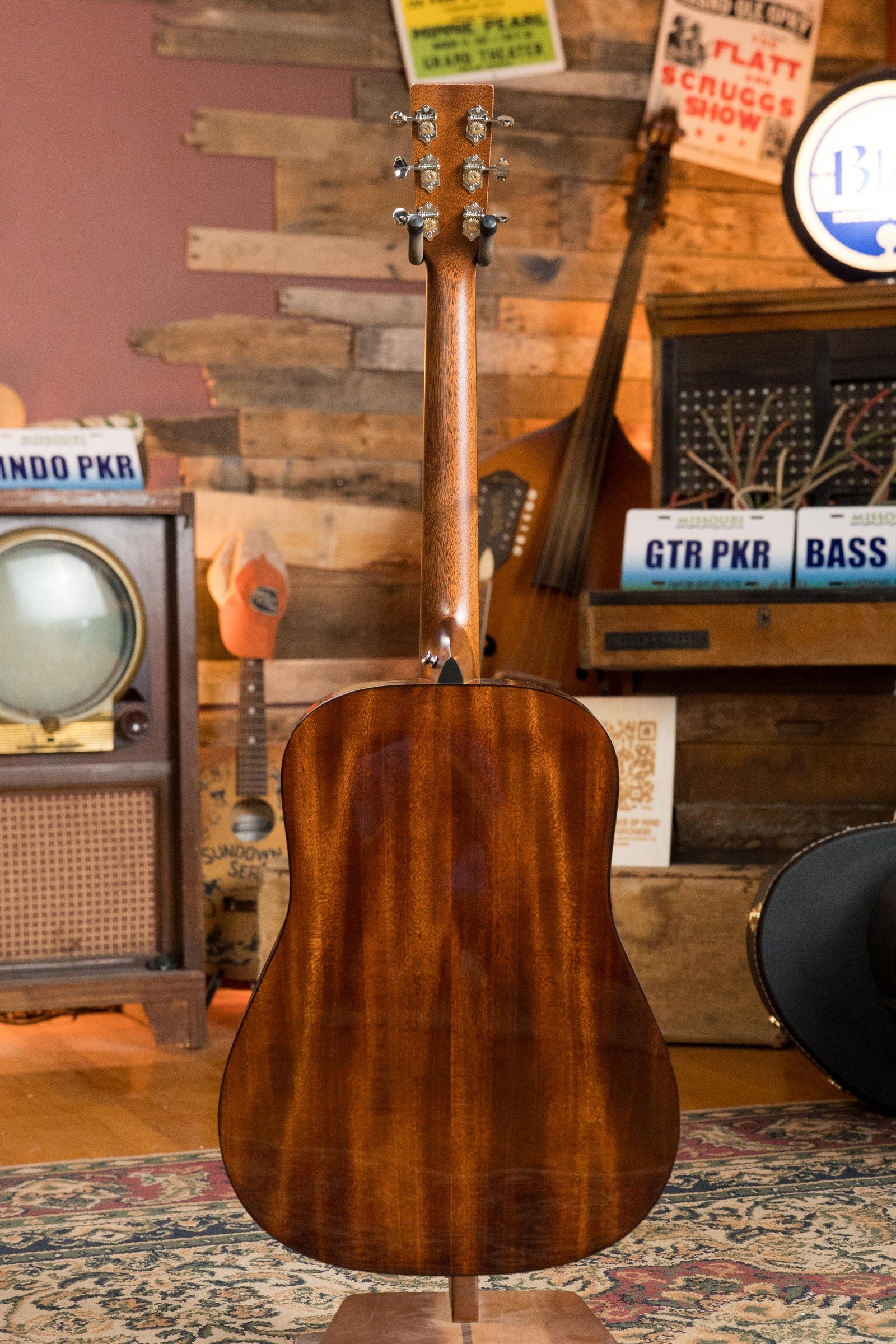 *New 2025 Model* Martin DE Retro Plus Torrefied Spruce/Mahogany Dreadnought Guitar w/Martin Electronics #0558