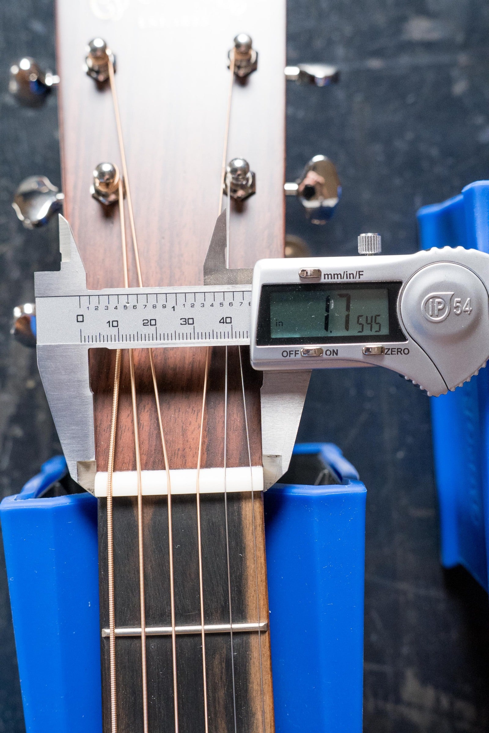 *New 2025 Model* Martin DE Retro Plus Torrefied Spruce/Mahogany Dreadnought Guitar w/Martin Electronics #0558