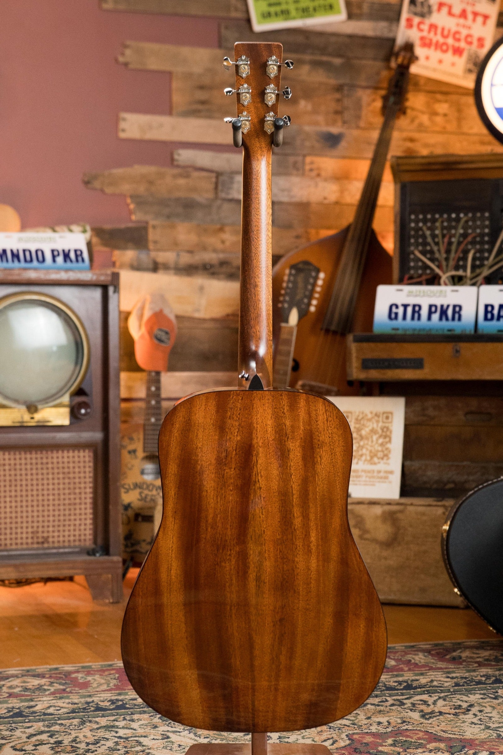 *New 2025 Model* Martin DE Retro Plus Torrefied Spruce/Mahogany Dreadnought Guitar w/Martin Electronics #0559
