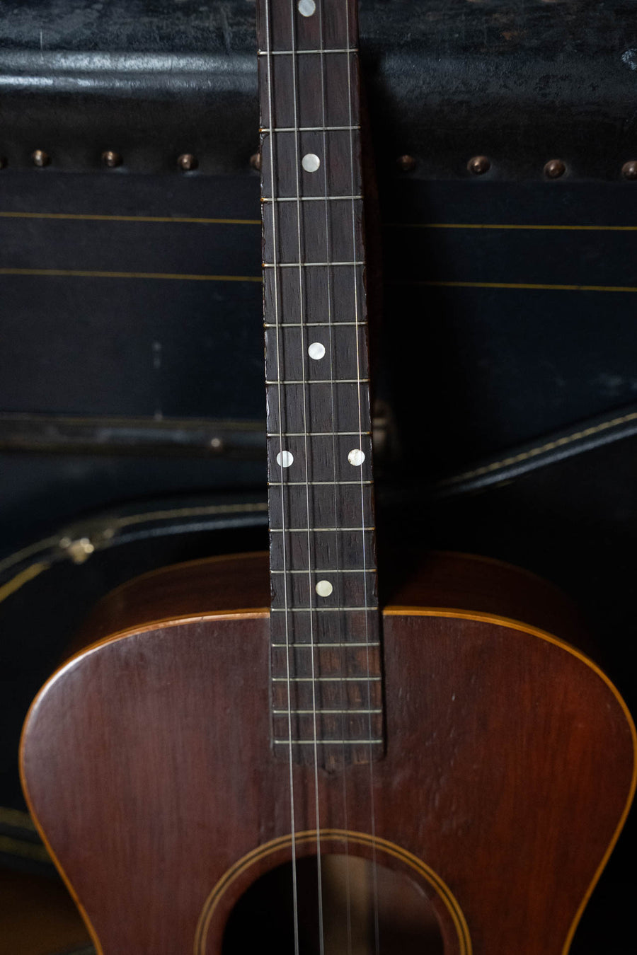 (Pre-Owned) 1930s Gibson Tenor Guitar