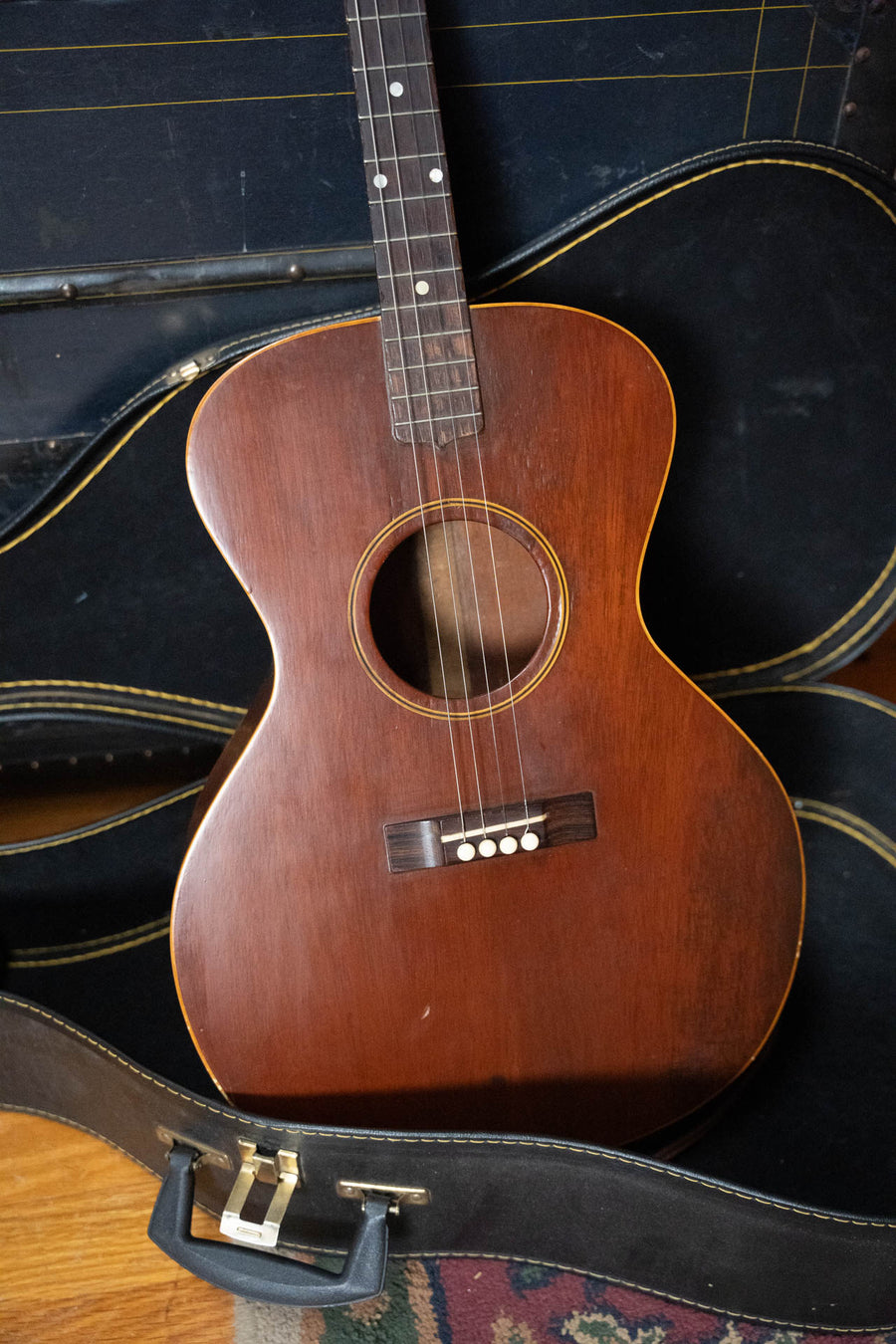 (Pre-Owned) 1930s Gibson Tenor Guitar