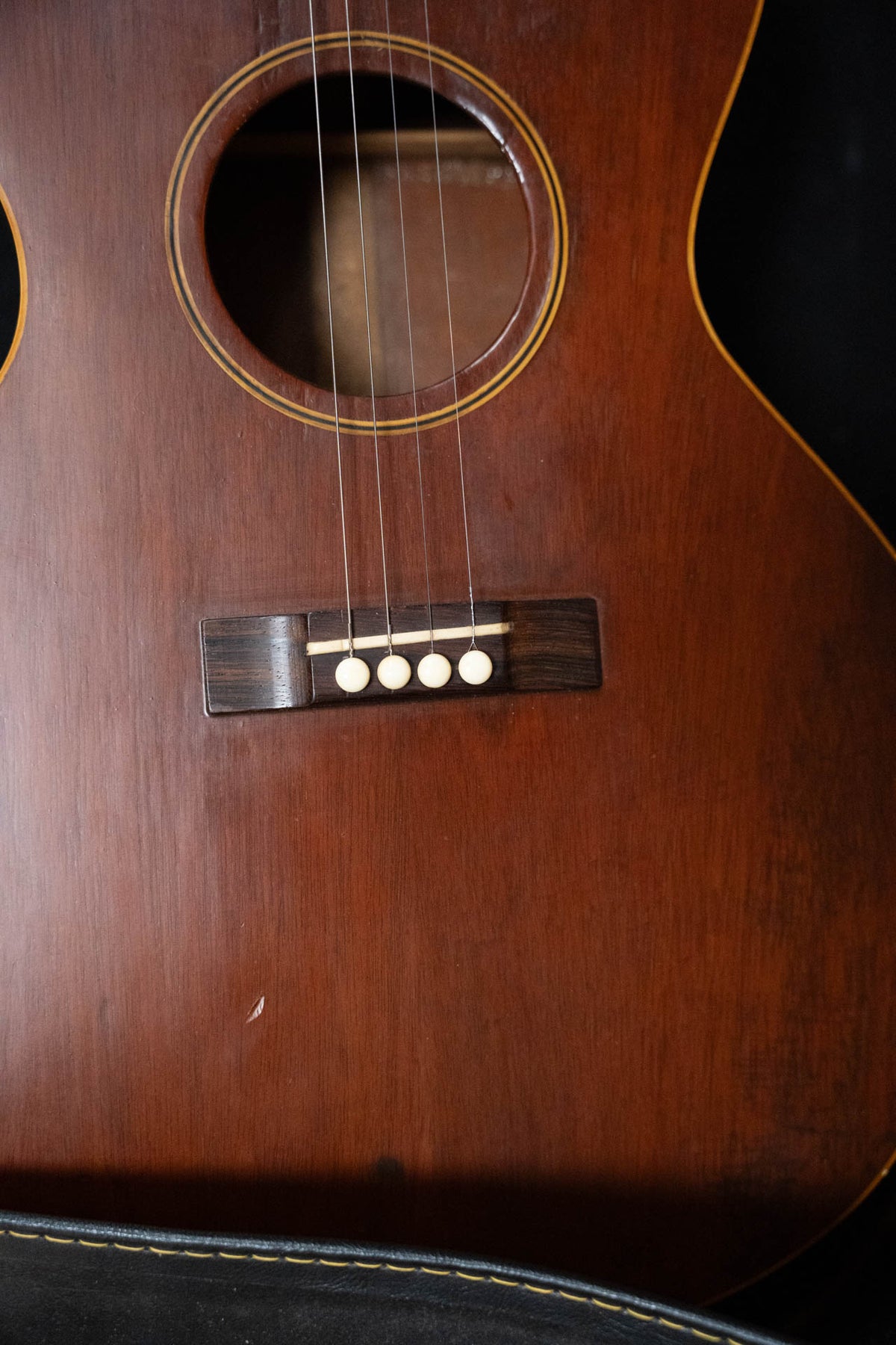 (Pre-Owned) 1930s Gibson Tenor Guitar