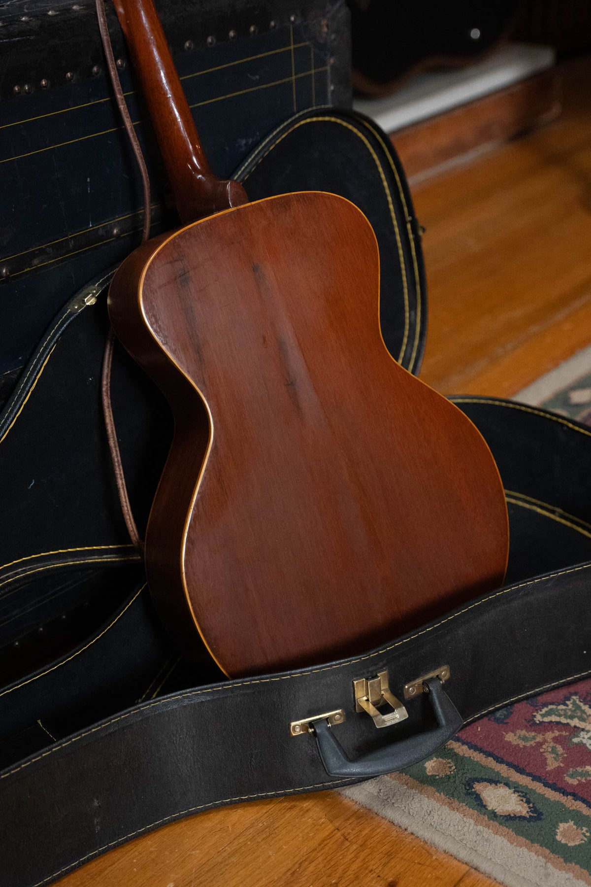 (Pre-Owned) 1930s Gibson Tenor Guitar