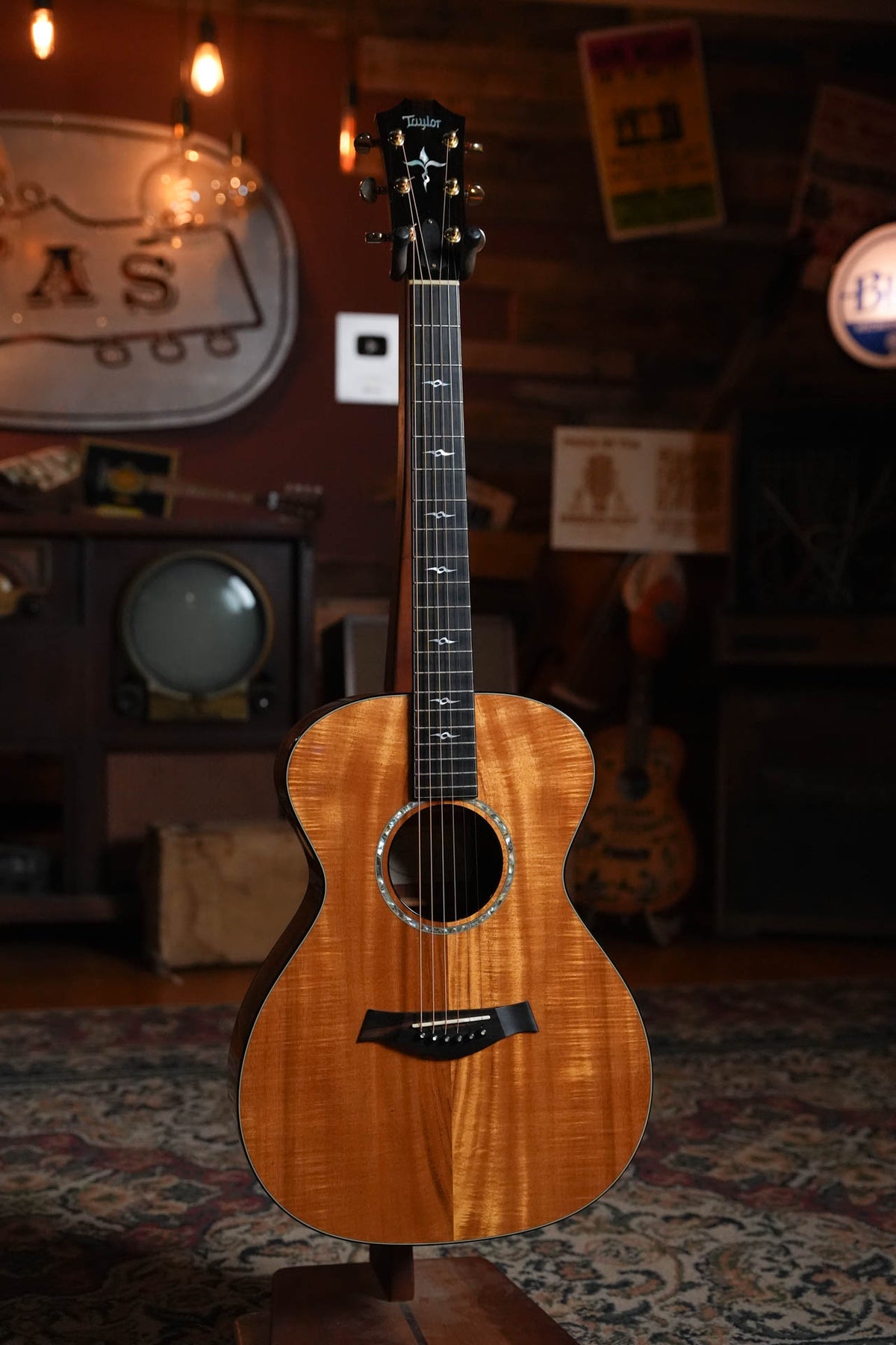 (Pre-Owned) 1999 Taylor K22 Grand Concert Acoustic Guitar #8140