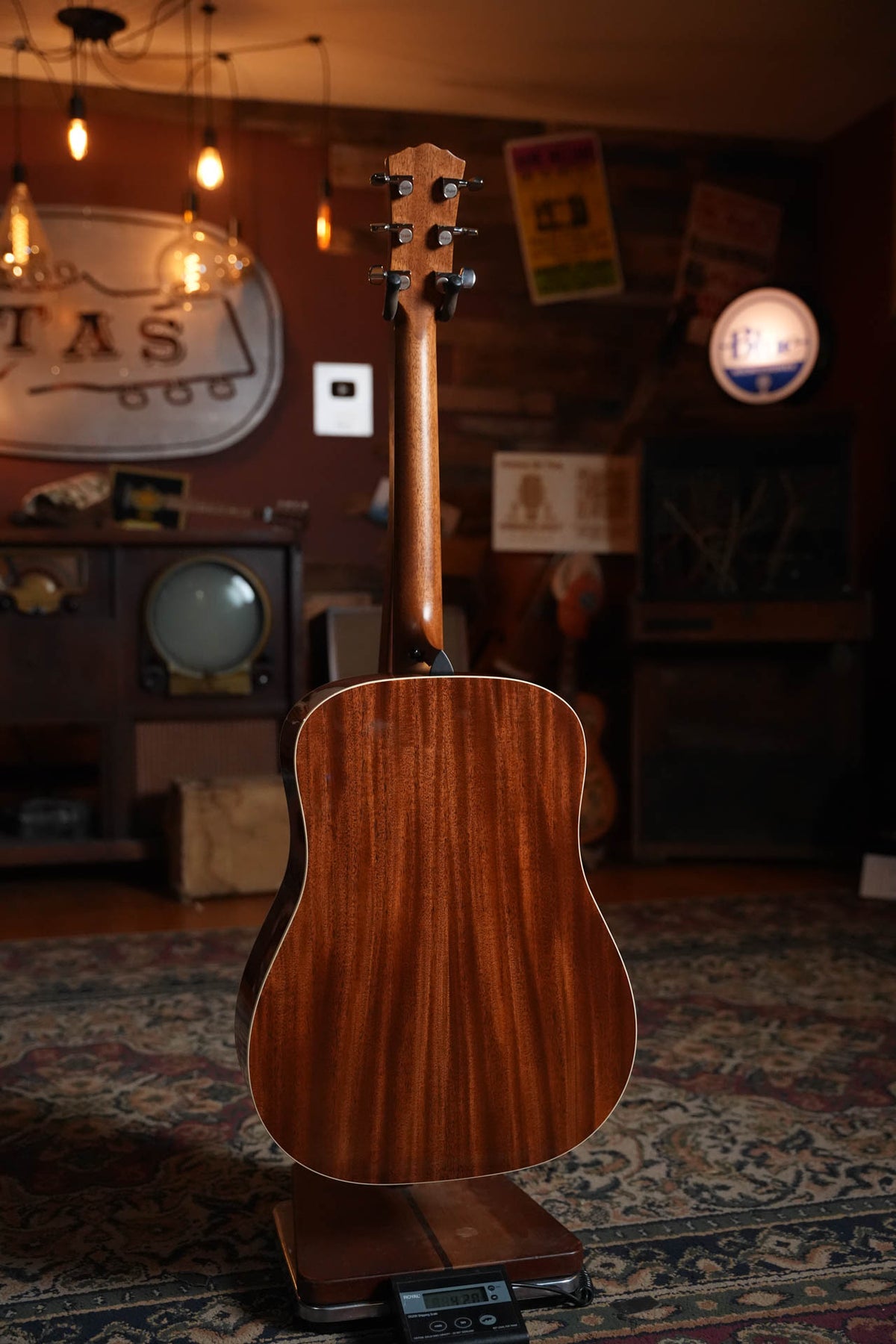 (Pre-Owned) Taylor Trey Hensley Gold Label 510e Dreadnought Acoustic-Electric #5088