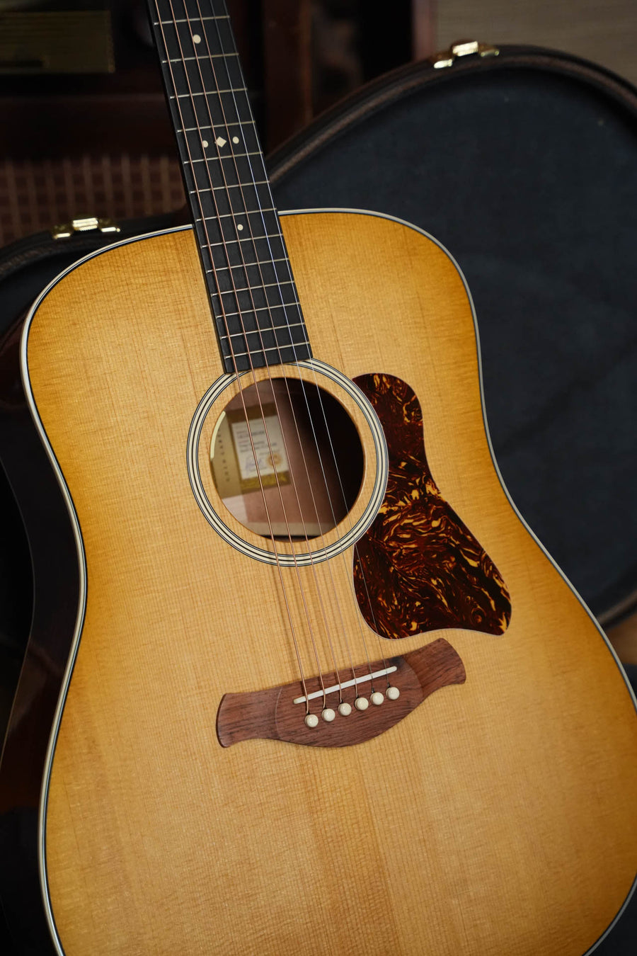 (Pre-Owned) Taylor Trey Hensley Gold Label 510e Dreadnought Acoustic-Electric #5088