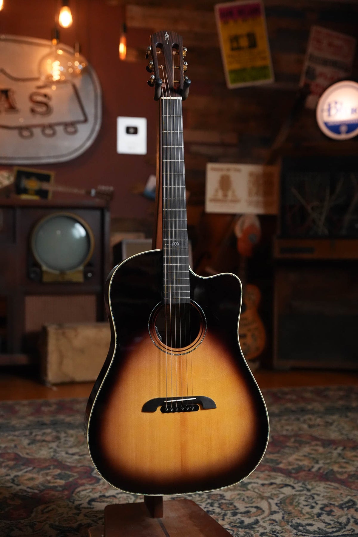 *Stage Ready* Alvarez DYMRJP Slope Shoulder 12-Fret Dreadnought w/Cutaway #7283