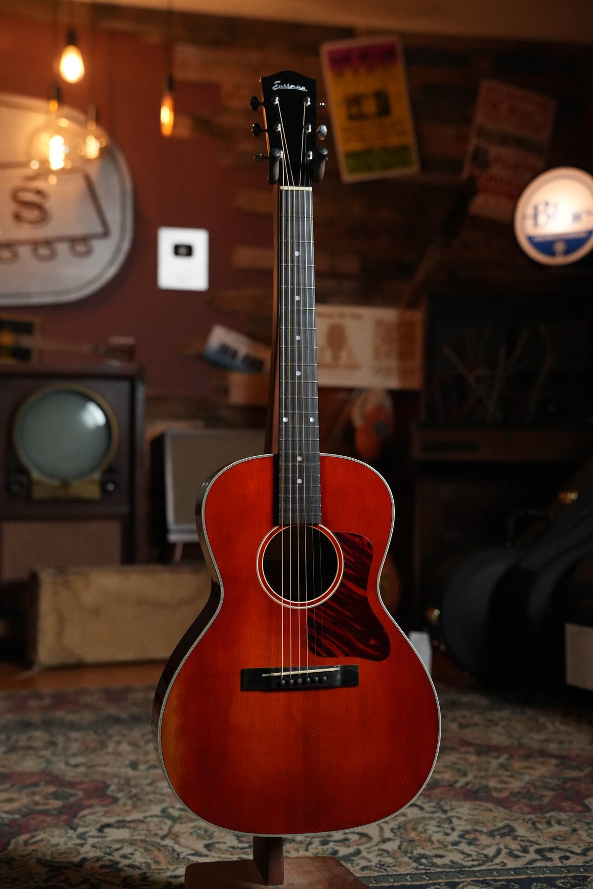 *Stage Ready* Eastman E10OOSS/V OO Slope Shoulder Acoustic Guitar #0724