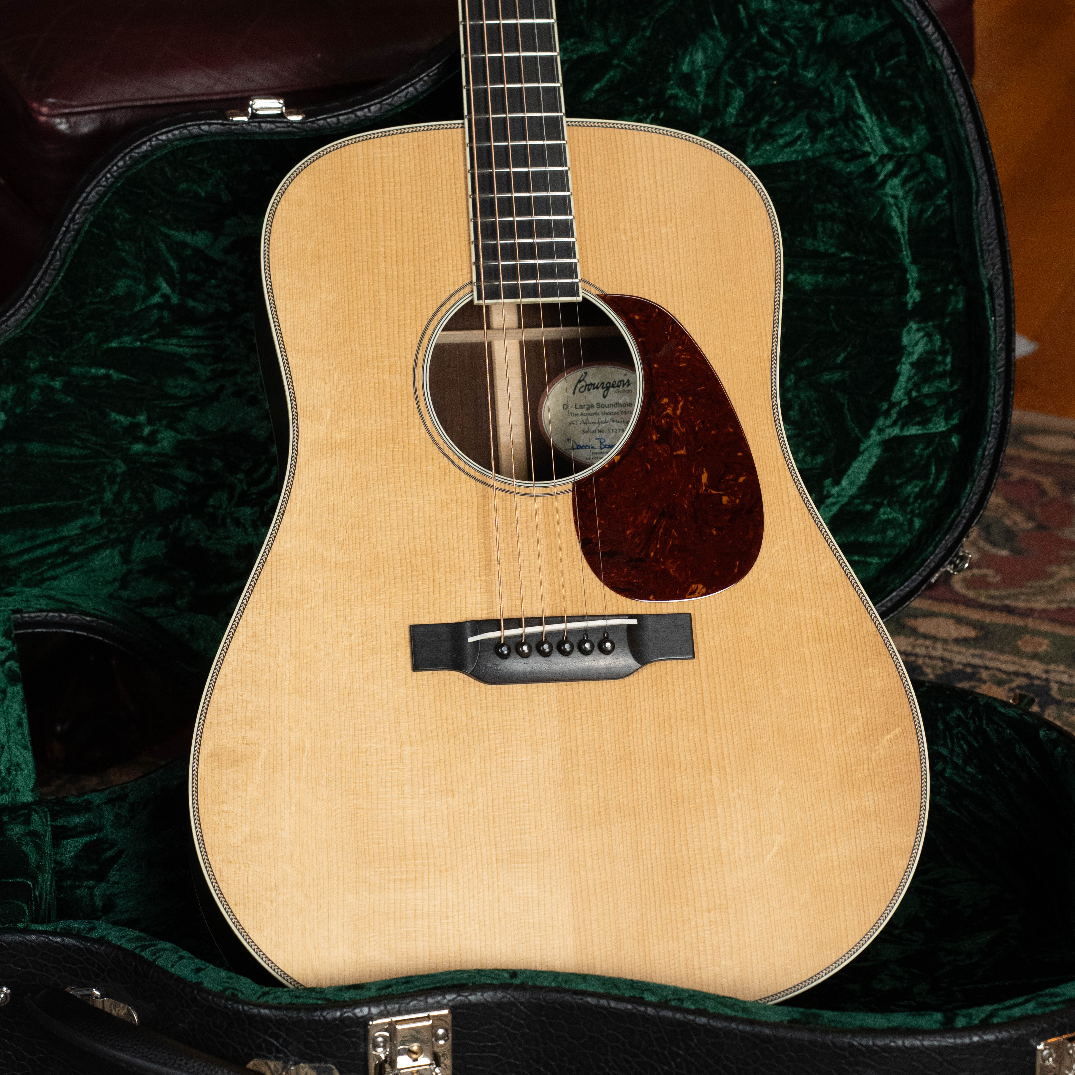 The Bourgeois TAS LSH Professional Series Satin Dreadnought Guitar in a natural finish with tortoiseshell pickguard is available for pre-order. Reserve yours now with a 25% deposit on this exceptional Bourgeois model.