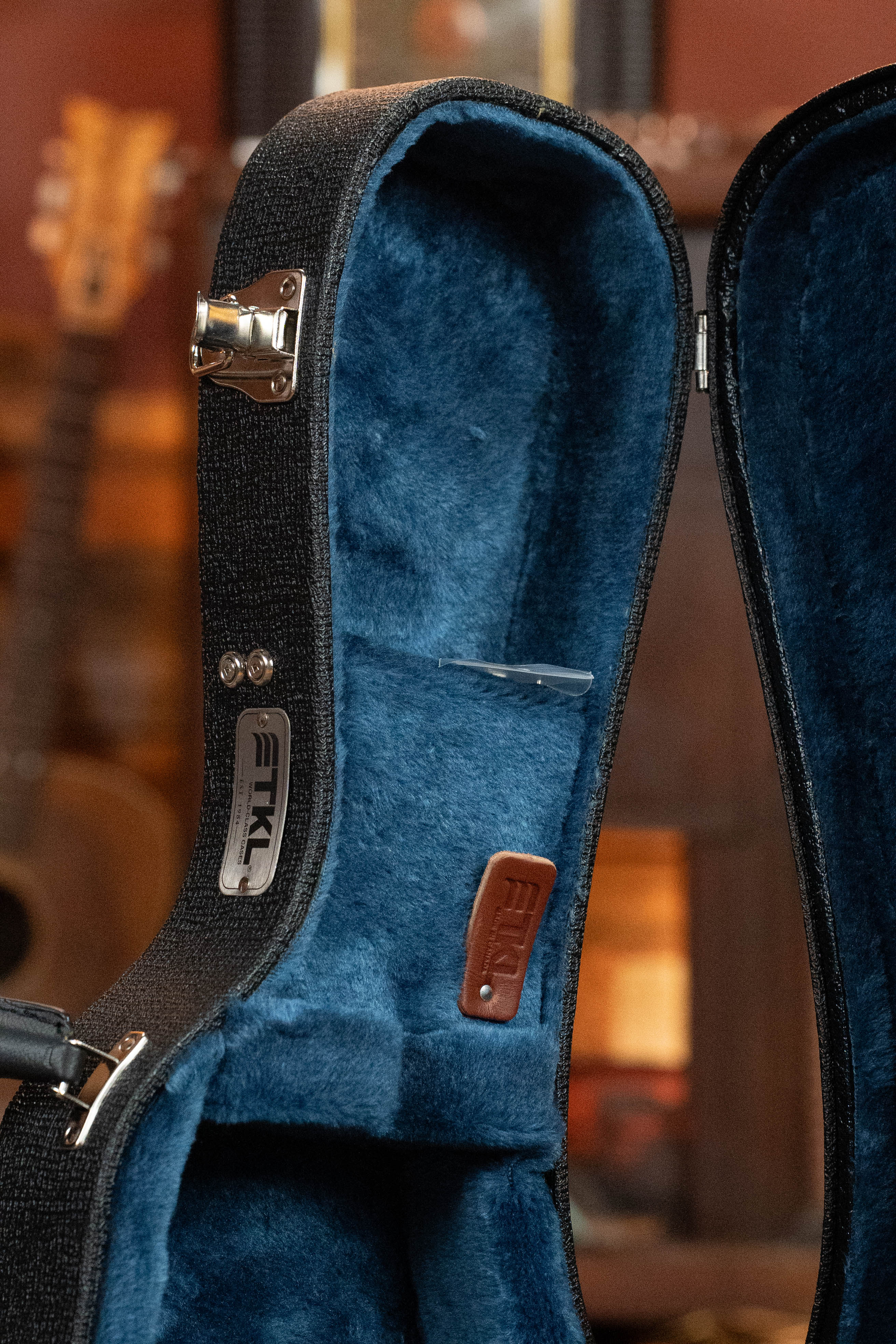 TKL 08852 Arch Top F-Style Limited Edition Hardshell Mandolin Case