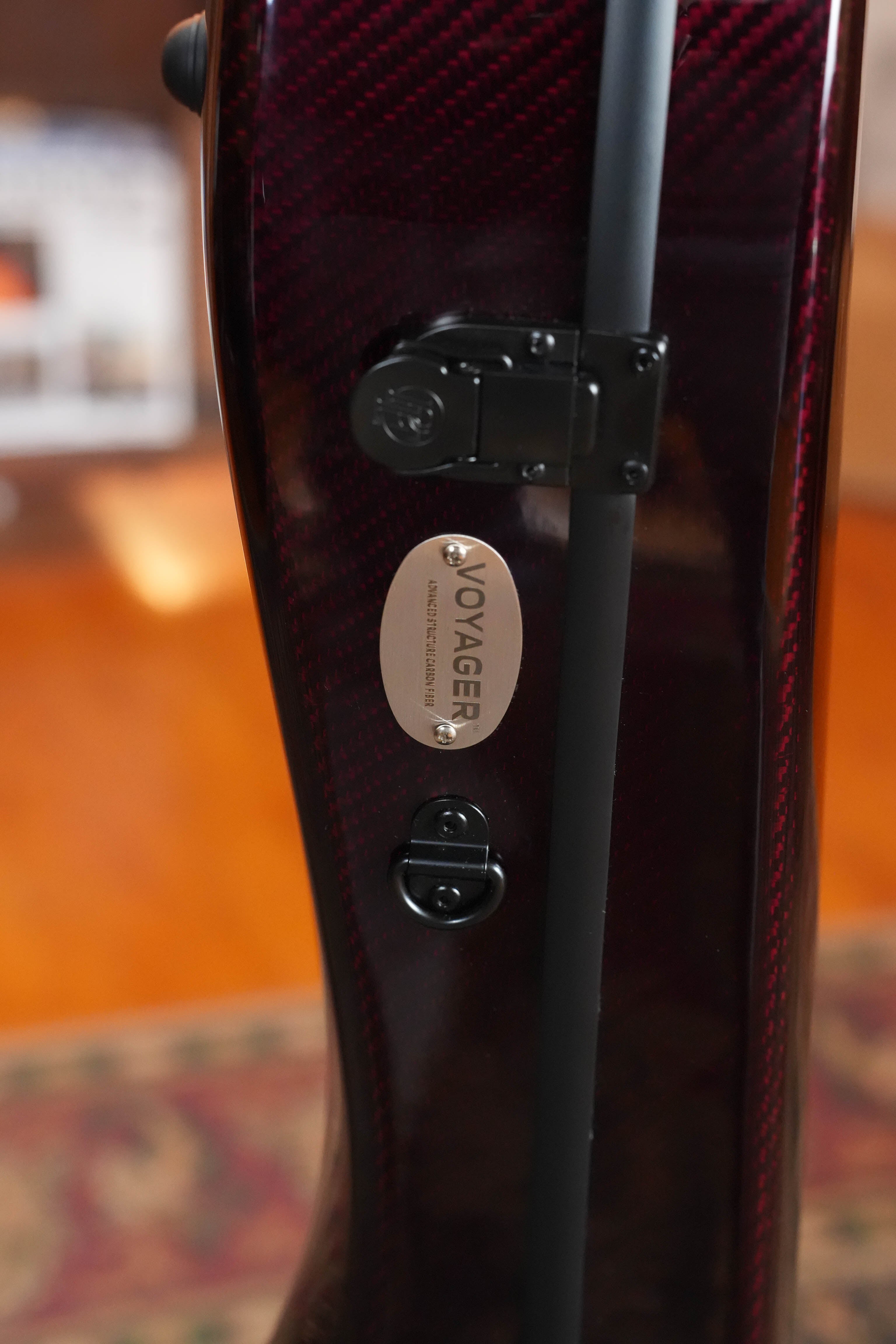 TKL Voyager 14-Fret Traditional OptiX Red/Black Carbon Fiber Dreadnought Case