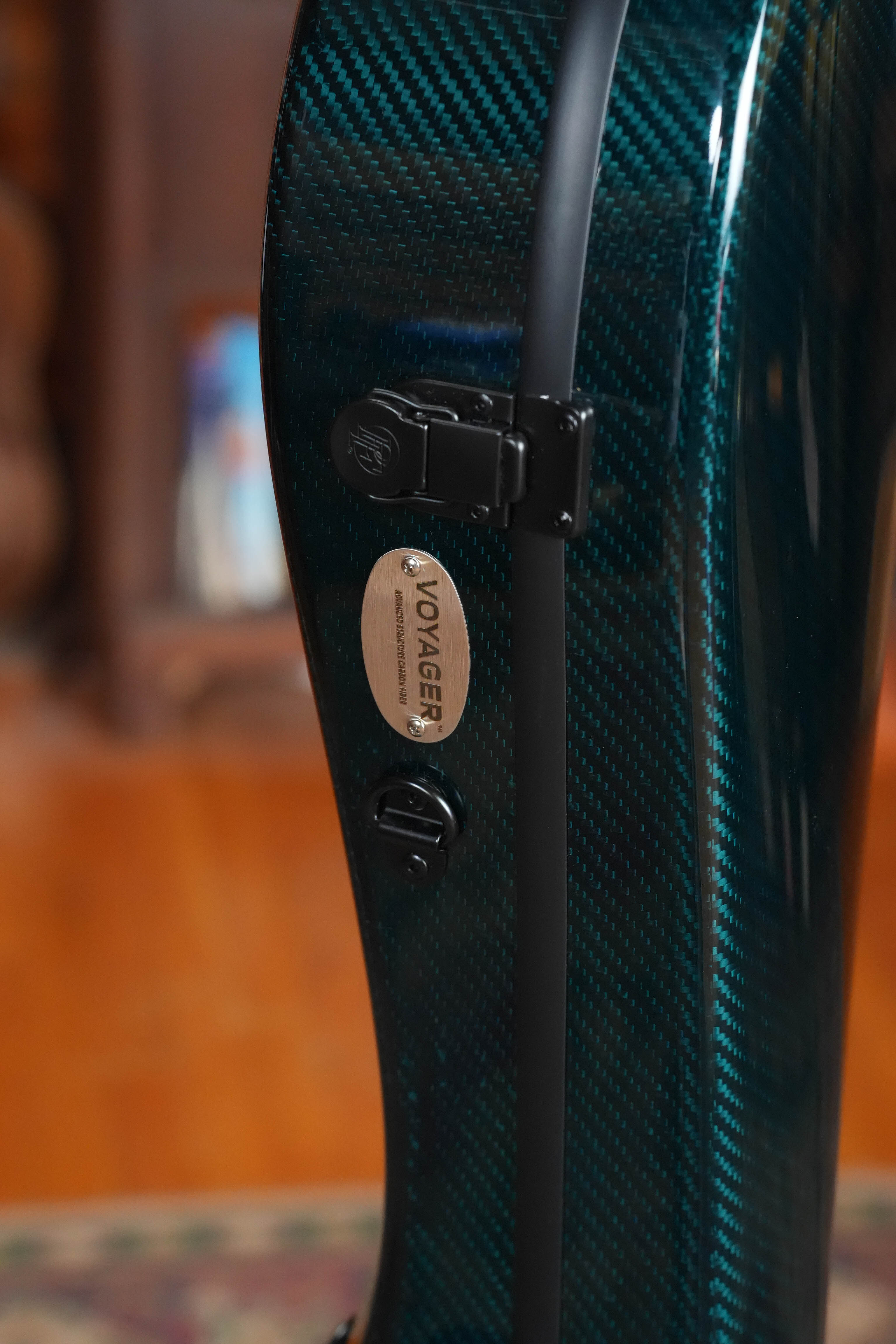 TKL Voyager 14-Fret Traditional OptiX Teal/Black Carbon Fiber Dreadnought Case
