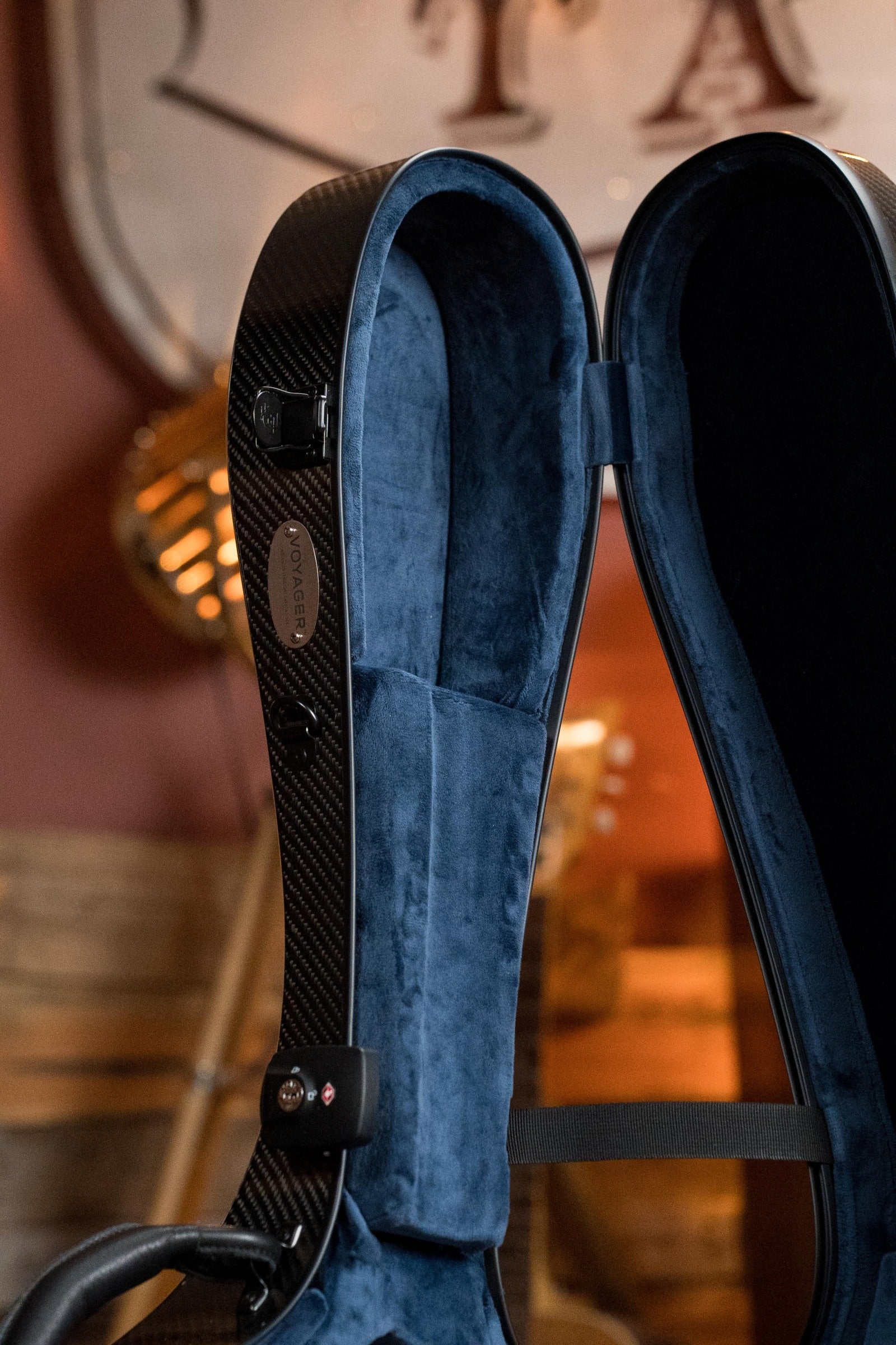 TKL C4002 Voyager Carbon Fiber Classical OOO/OM 14F Case - Black w/Blue Interior