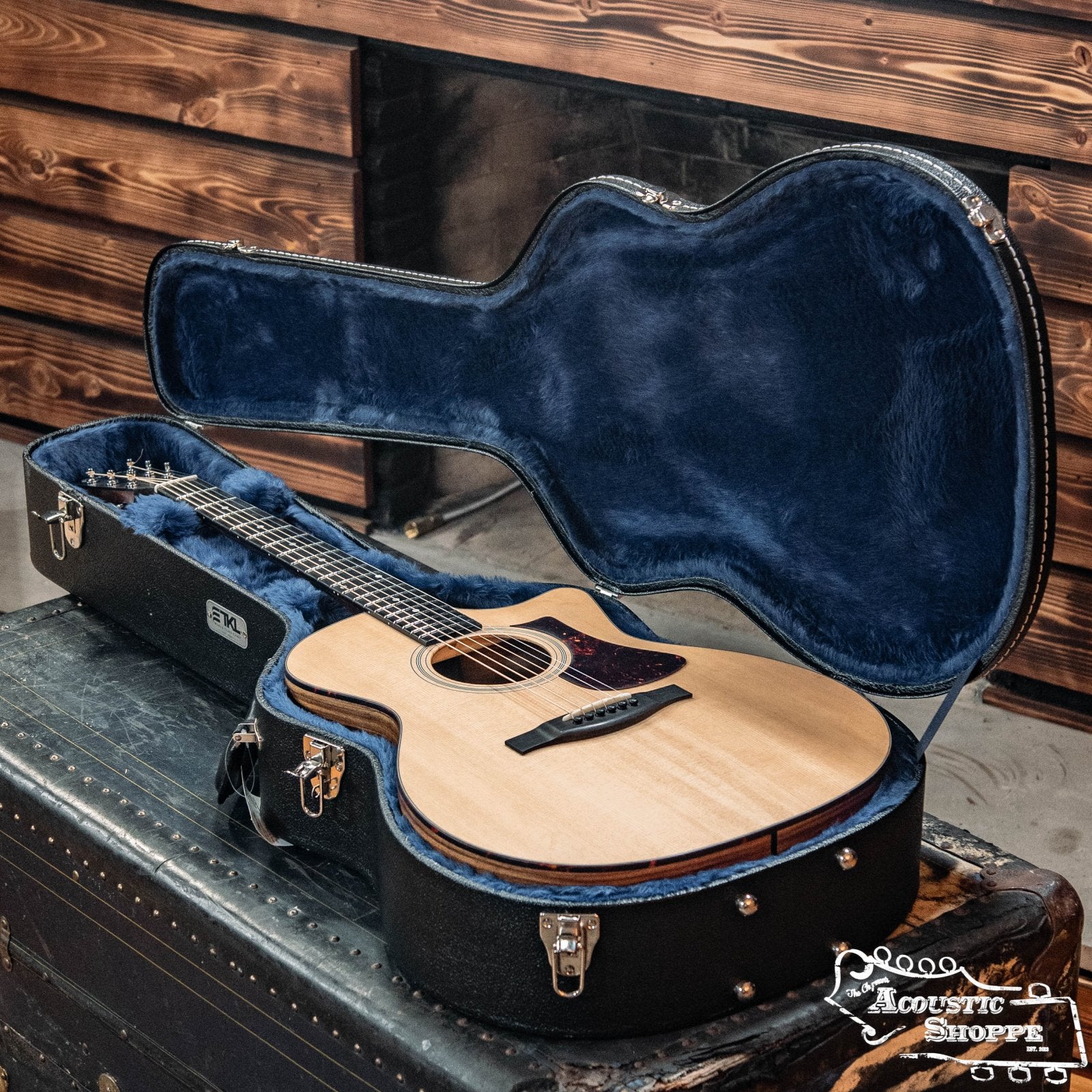TKL 07905 Premier Deluxe OM / 000 Hardshell Guitar Case