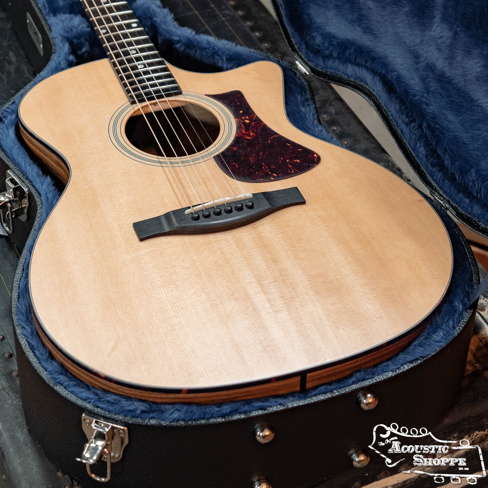 TKL 07905 Premier Deluxe OM / 000 Hardshell Guitar Case